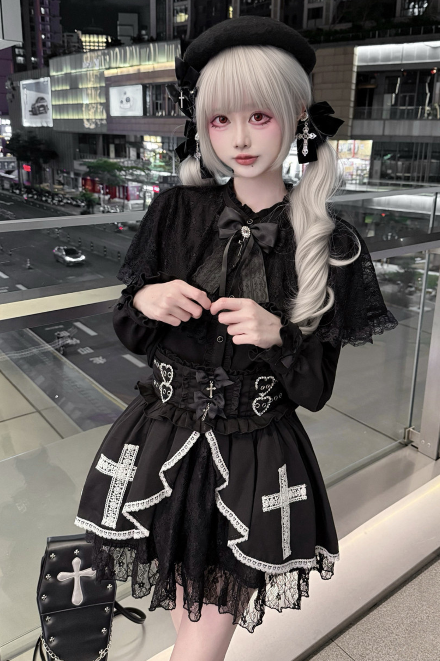 Hemd im Cape-Stil + Kreuzrock + Hut