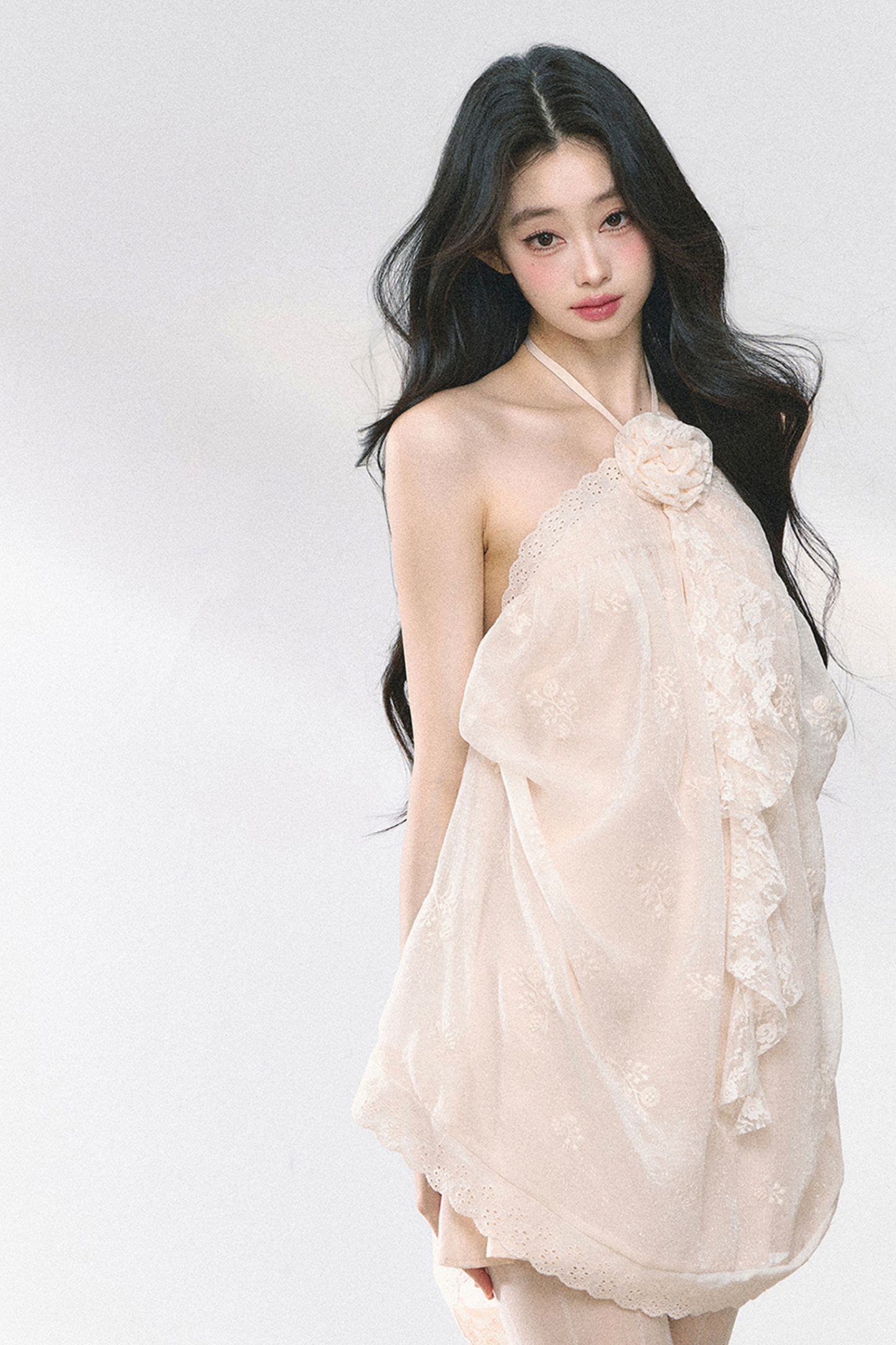 ウェンディレースフラワーホルターネックドレス