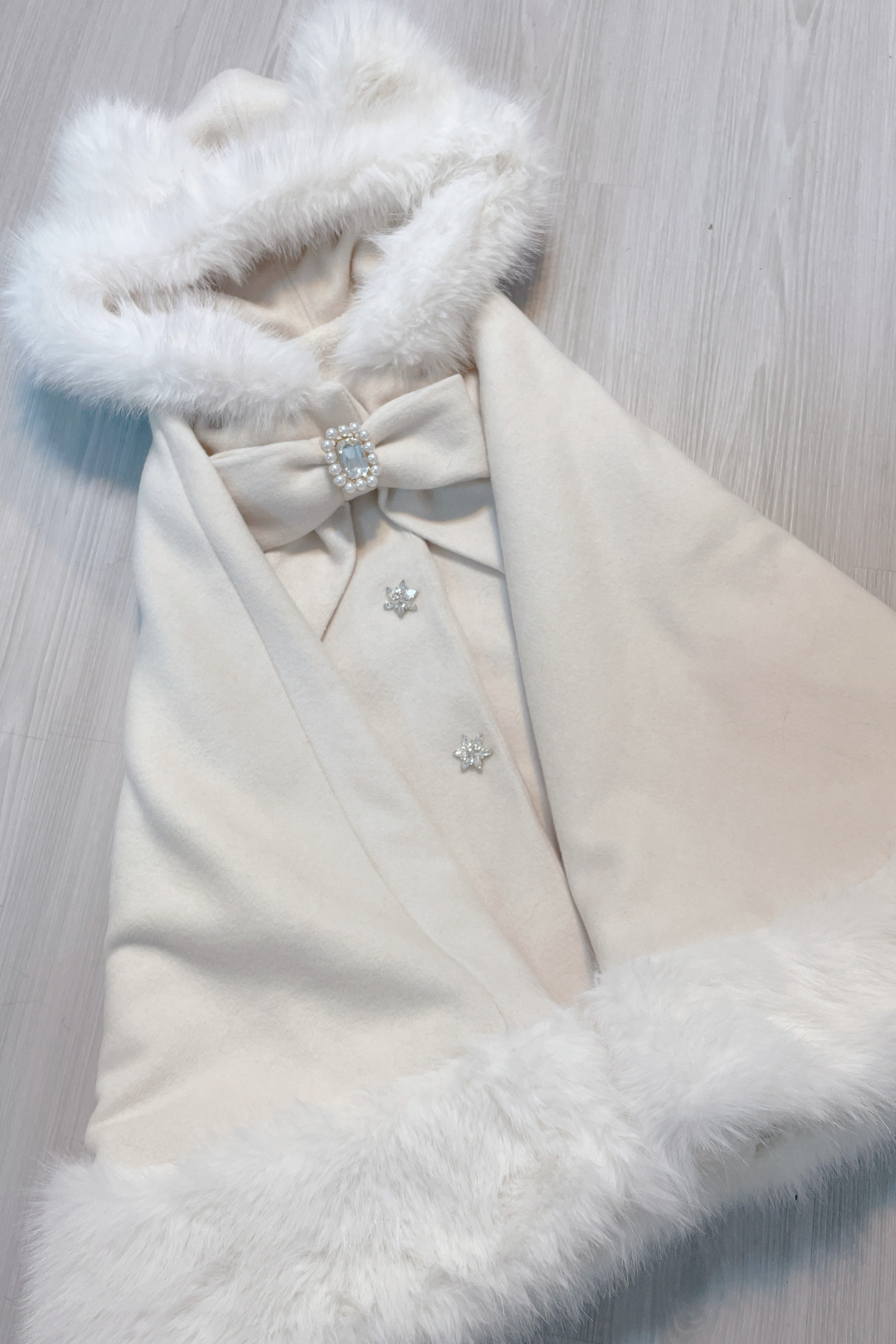 猫耳ドリルバックルウールマント