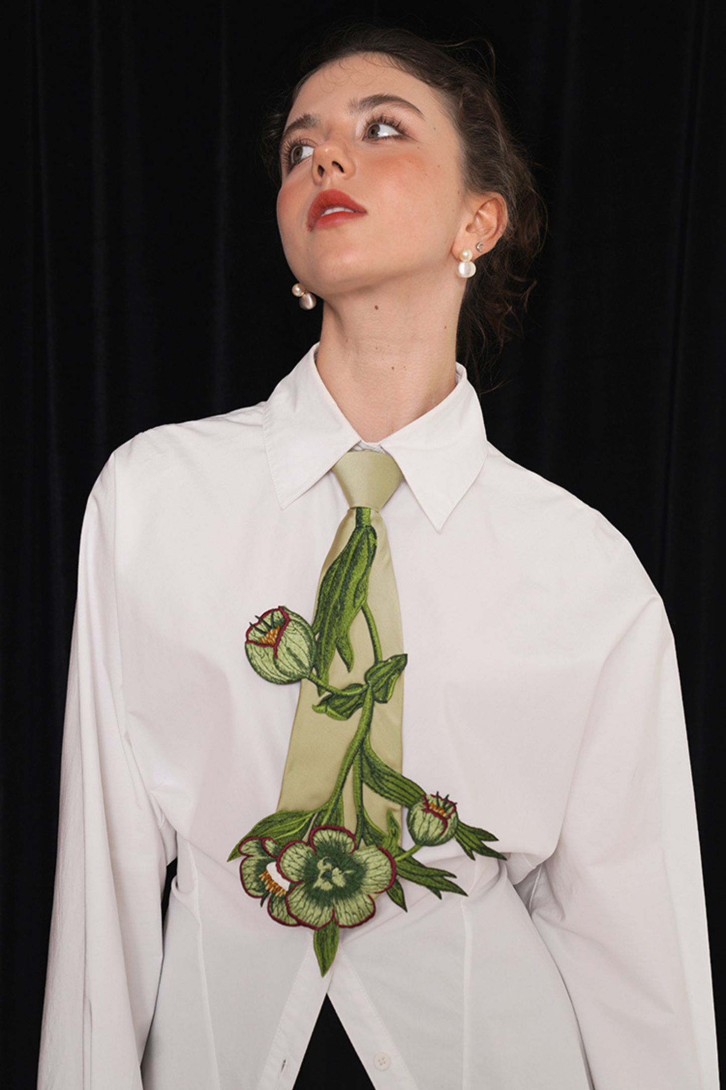 Retro flower art tie