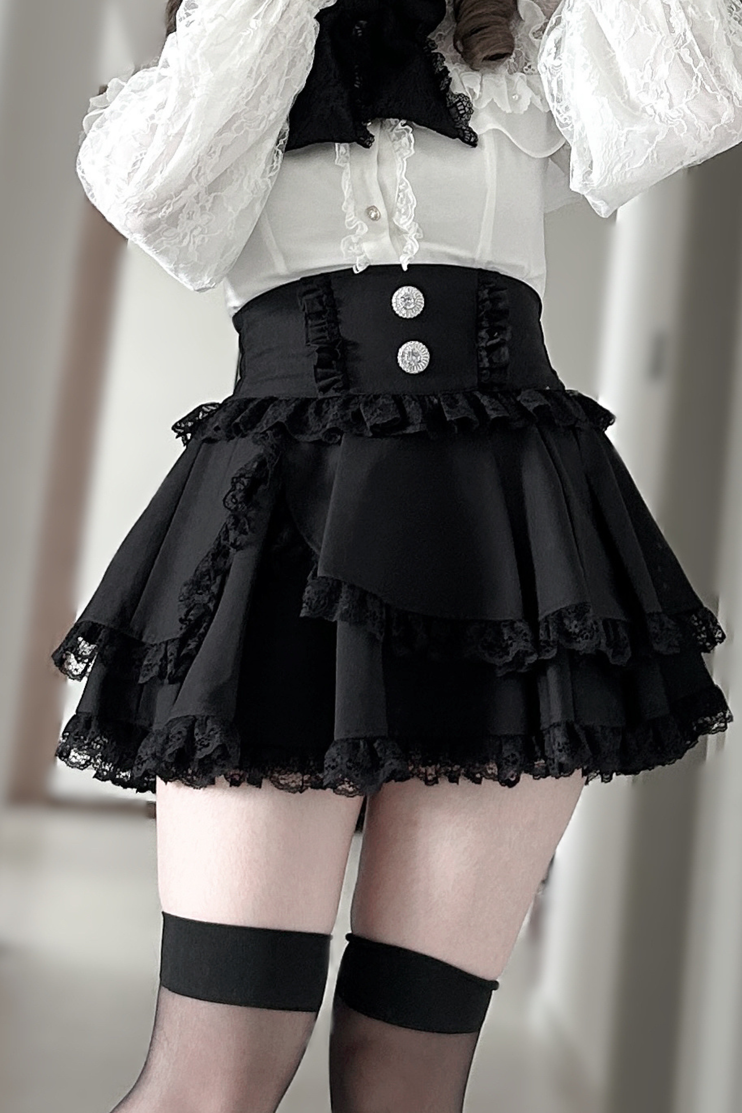 Lace ribbon short skirt