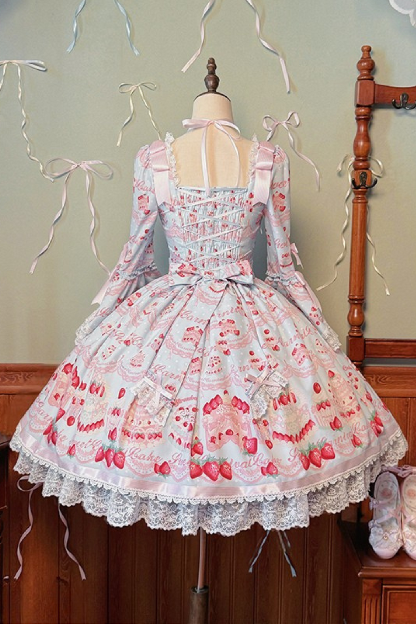 [Pre-order Deadline: July 8] Strawberry Doll Ribbon Dress
