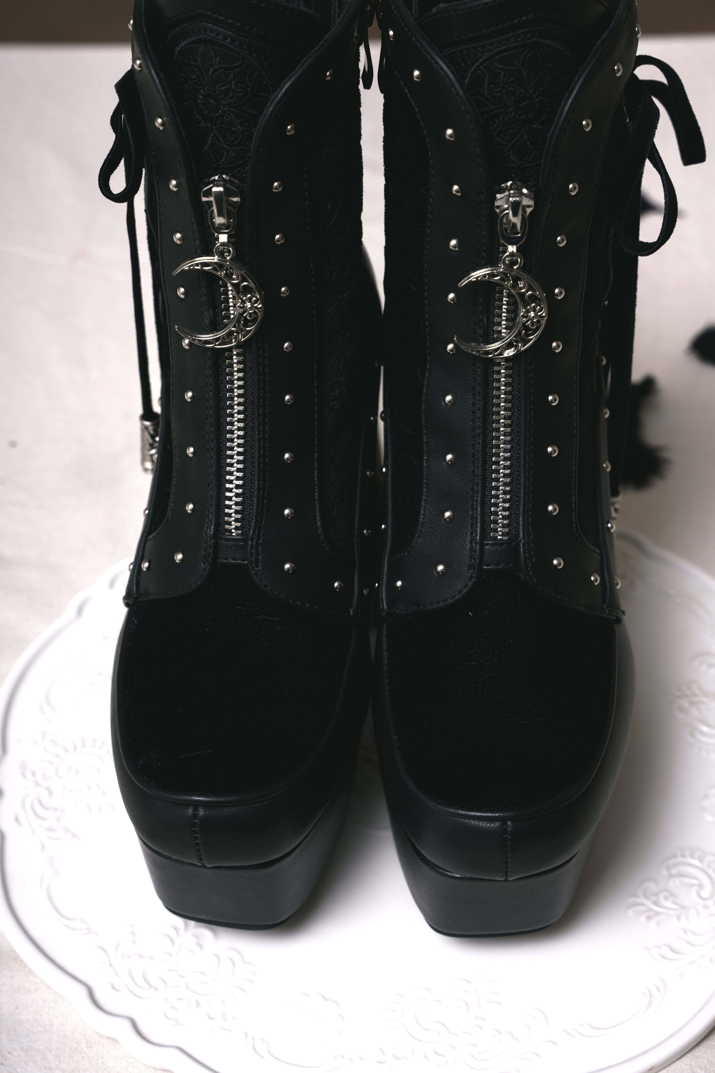 [Vorbestellung bis 18. März] Gothic-Puppen-Schleifen-Stiefeletten