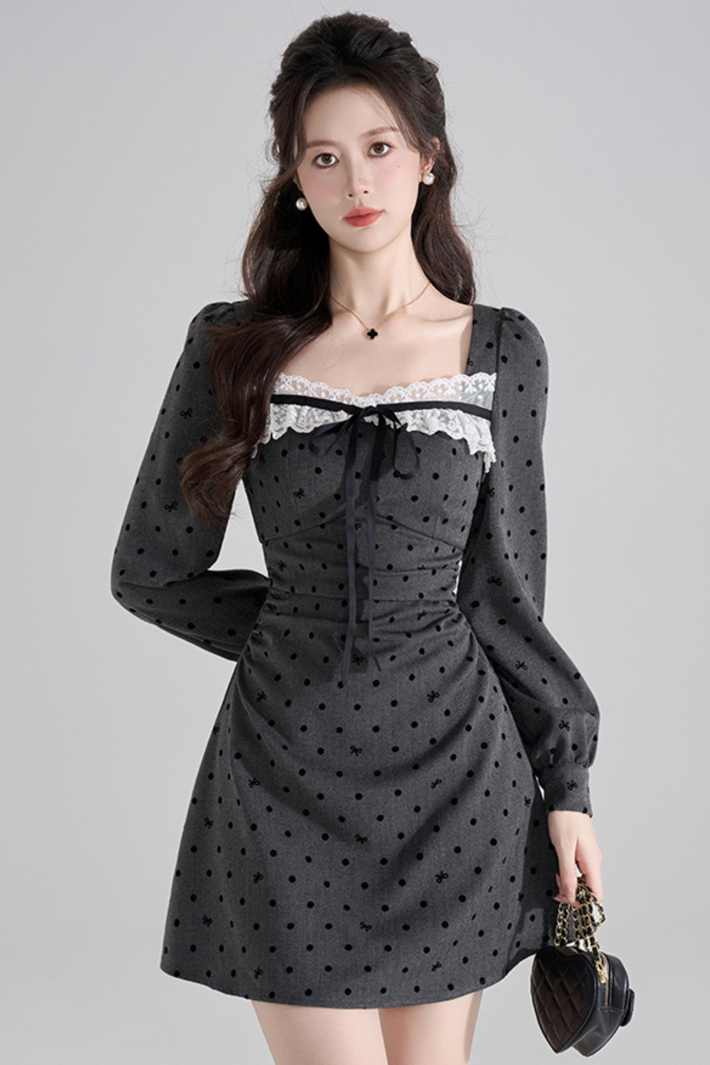 スイートドットスクエアネックドレス