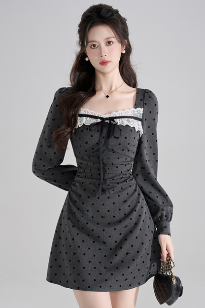 スイートドットスクエアネックドレス