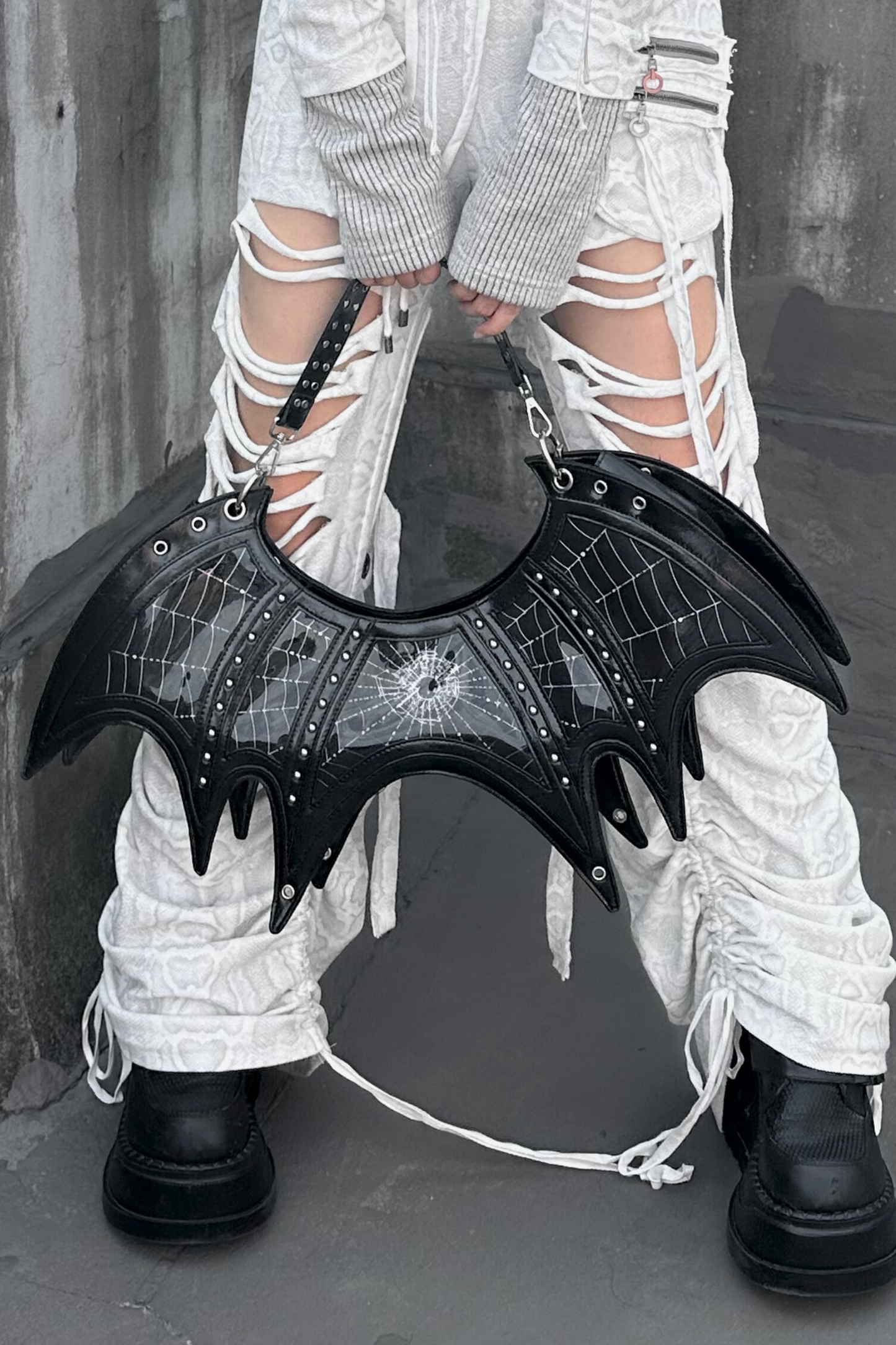 ダークスパイダークロスボディバッグ