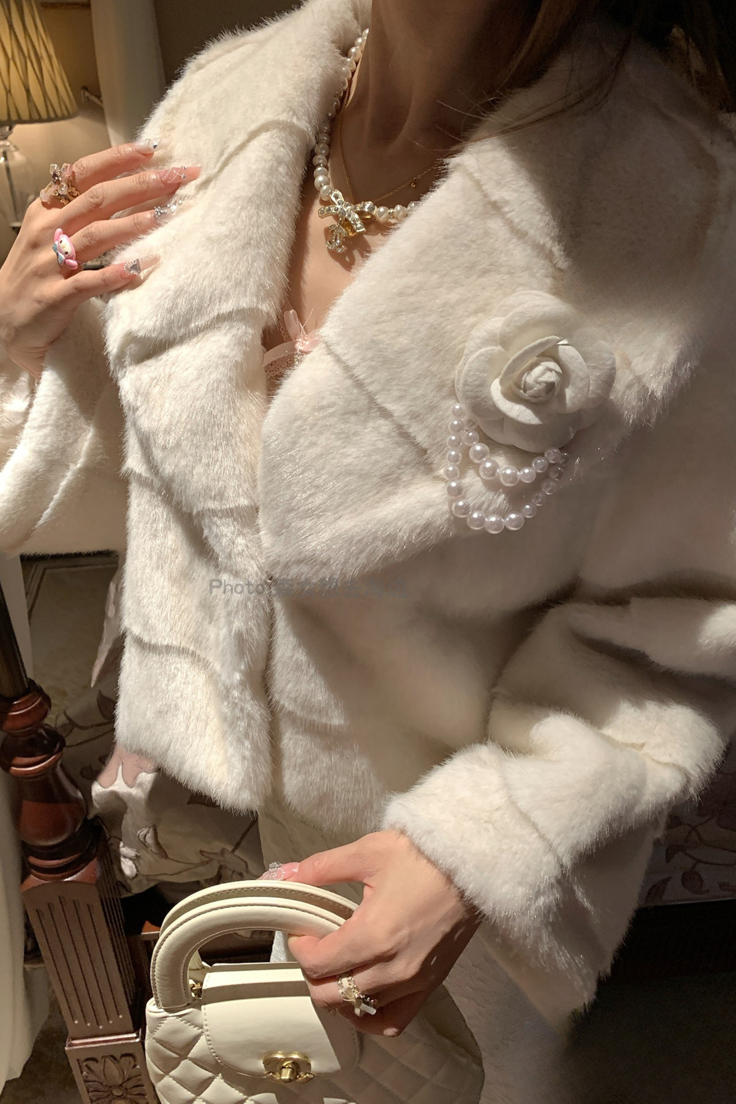 エレガントピュアホワイトファーコート