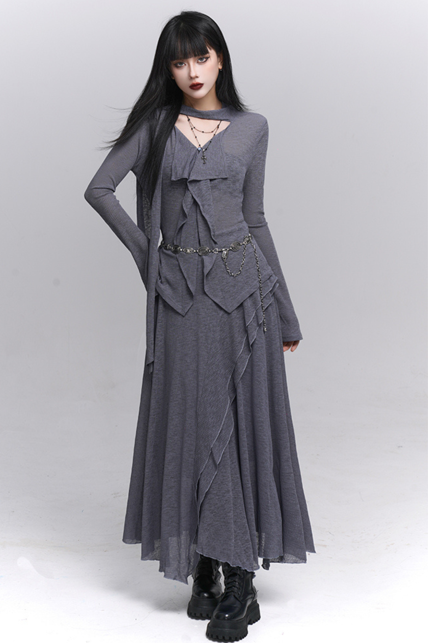 ダークシックトップス＋ロングスカート