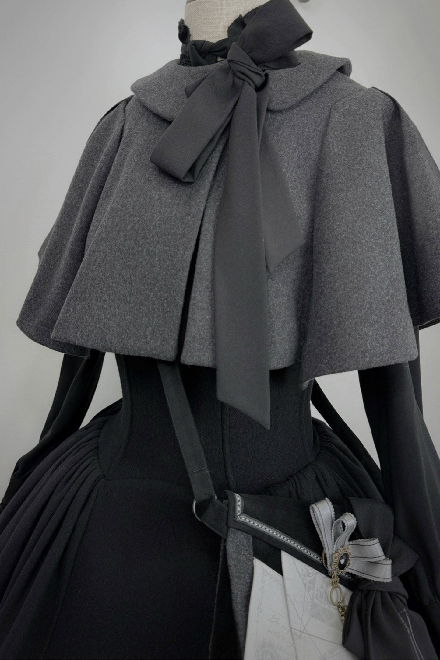 英國偵探蘿莉塔外套+披肩+裙子+襯衫+包+胸針+帽子+貝雷帽+項鍊