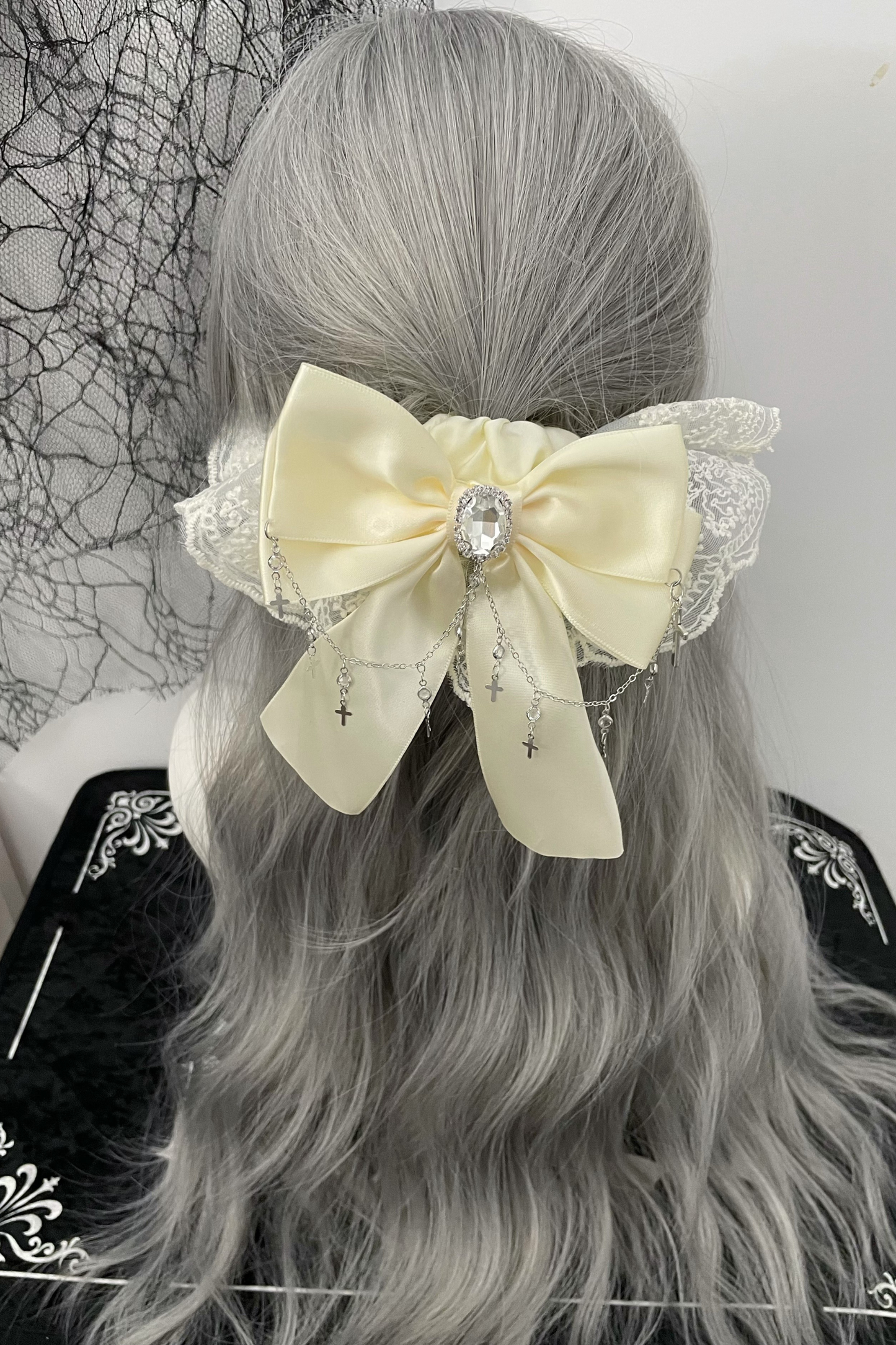 リボンレースラインストーンシュシュ