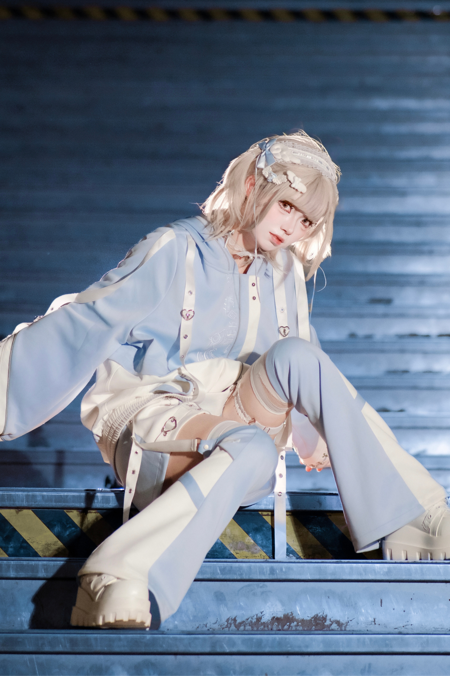 【天使界隈】サイバーテクノロジージャケット+ショートパンツ+レッグカバー