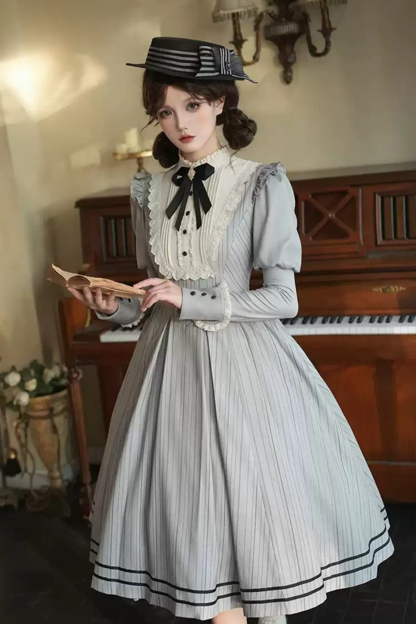 【8月18日予約締切】グレーストライプアンドフォググラデーションクラシカルドレス＋ハット＋ヘアクリップ