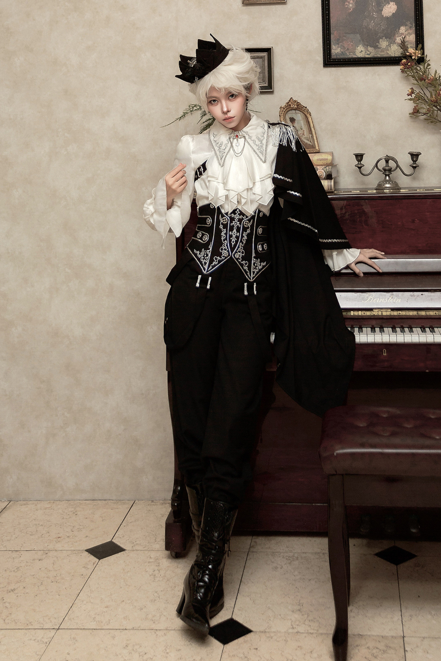 モノクロ皇子トップス+コルセット+パンツ