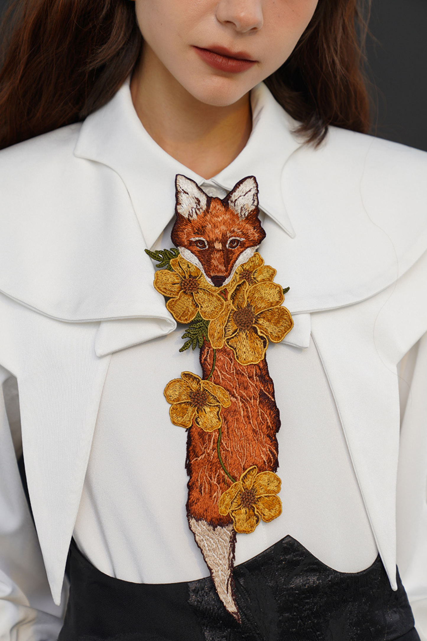 Fox flower tie