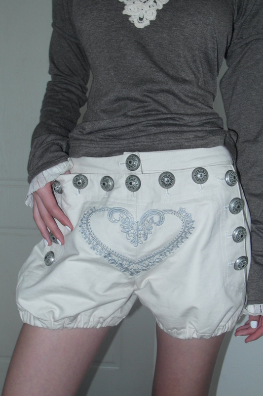 ハートエンブロイショートパンツ