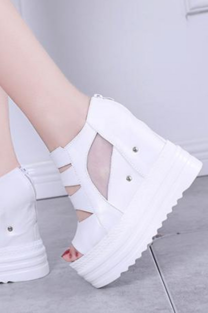 Thick soled cut line design shoes