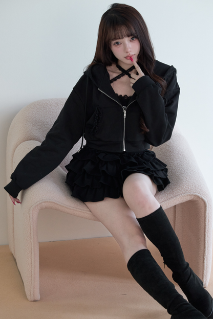 Hooded hoodie + camisole + ruffled skirt