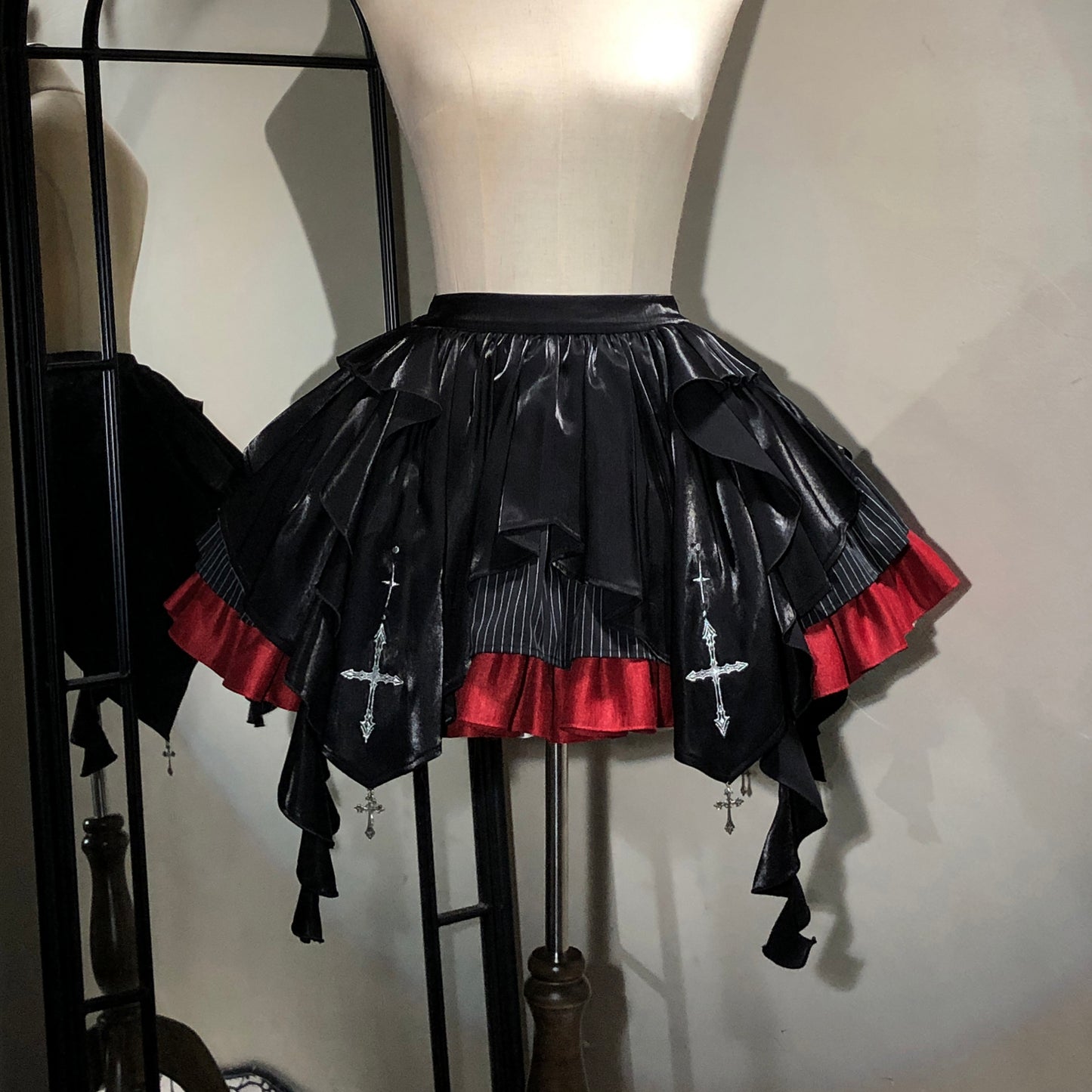 【12月3日予約締切】inverted spell contract ダークゴシックウィッチレッドドレスフルセット＋シャツ＋ベスト＋スカート