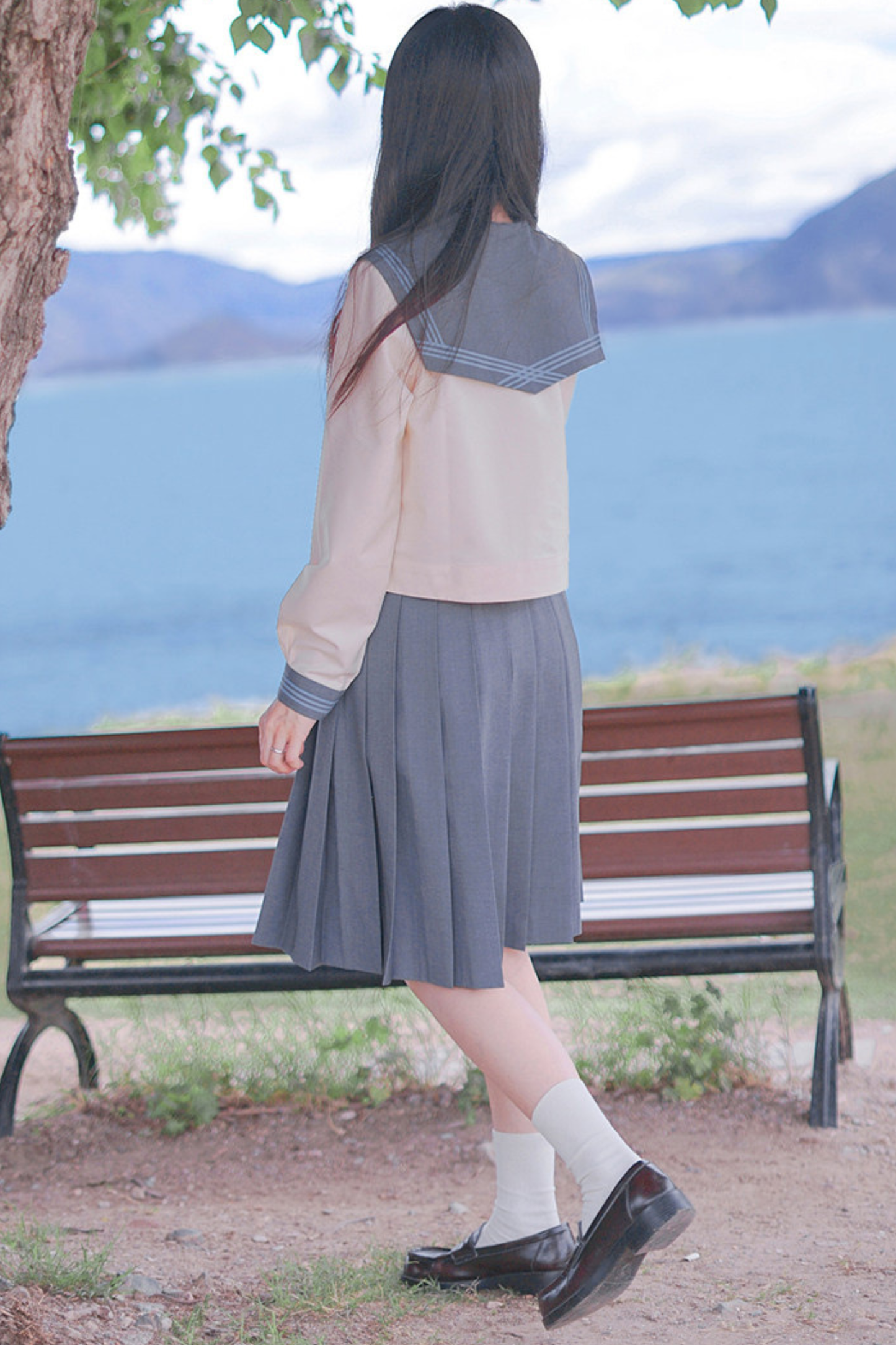 Matrosen-Oberteil + Plisseerock + Socken + Gürtel + Schleife