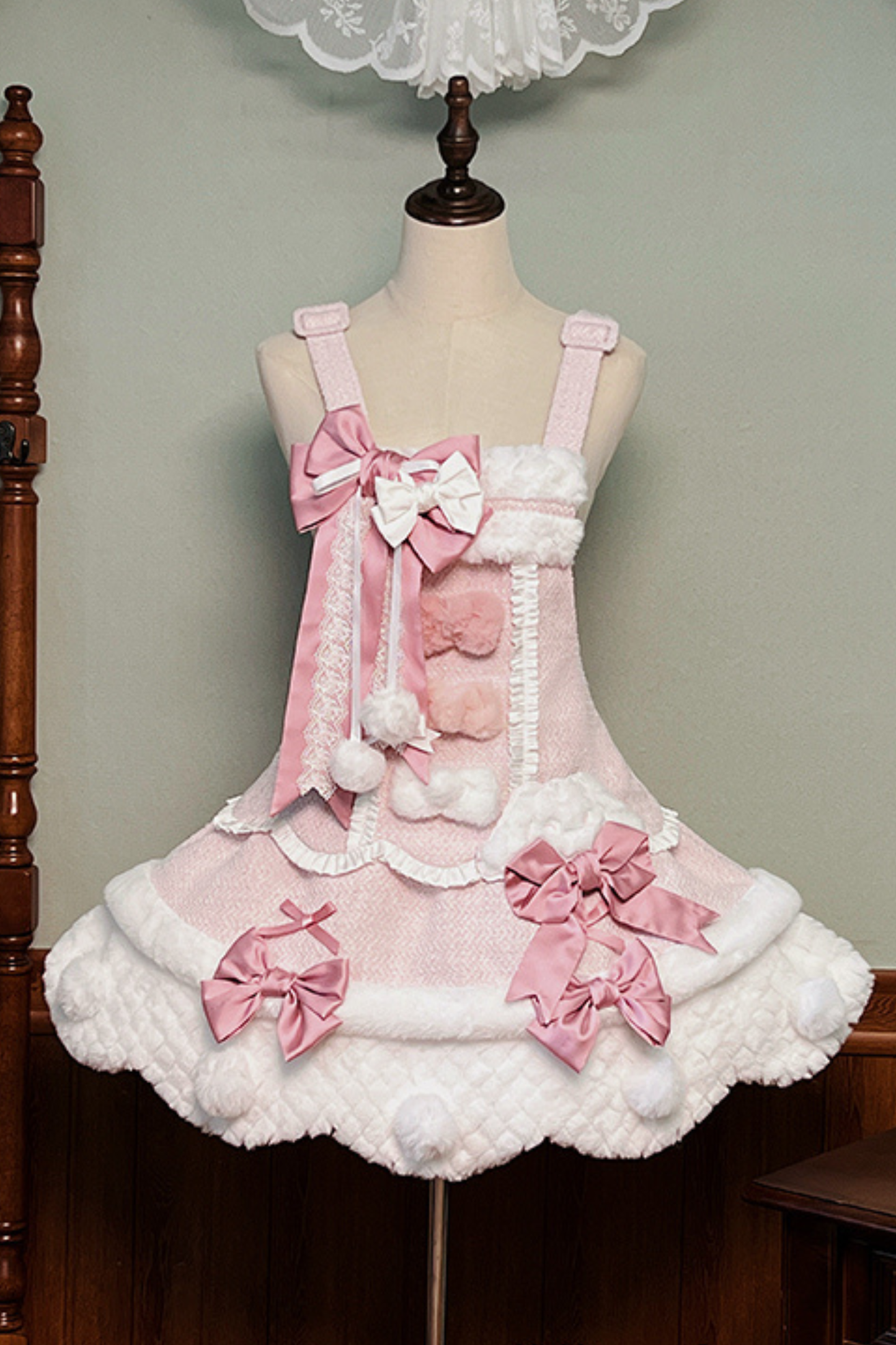 [Deadline for reservations: December 8] Floss Sugar Rabbit Fur Ball Ribbon Suspender Dress