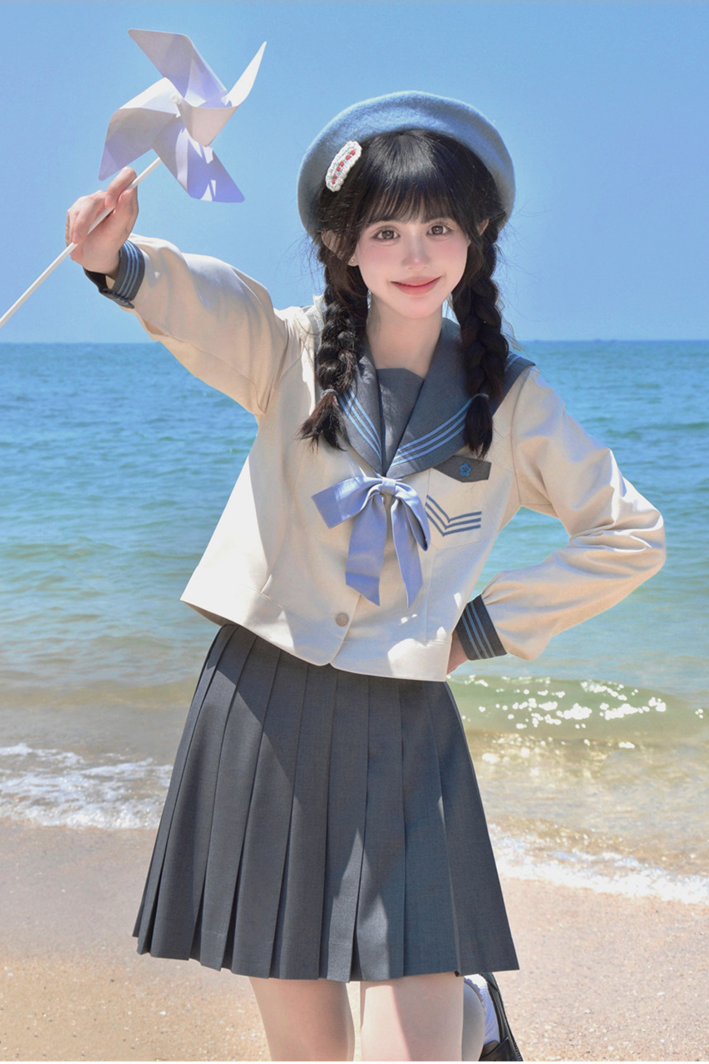 Matrosen-Oberteil + Plisseerock + Socken + Gürtel + Schleife