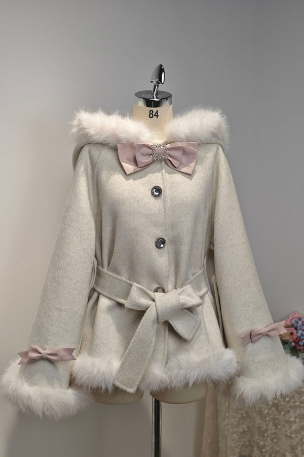 [Deadline for reservations: December 18] Bunny Ear Hoodie Fur Ribbon Cape Coat