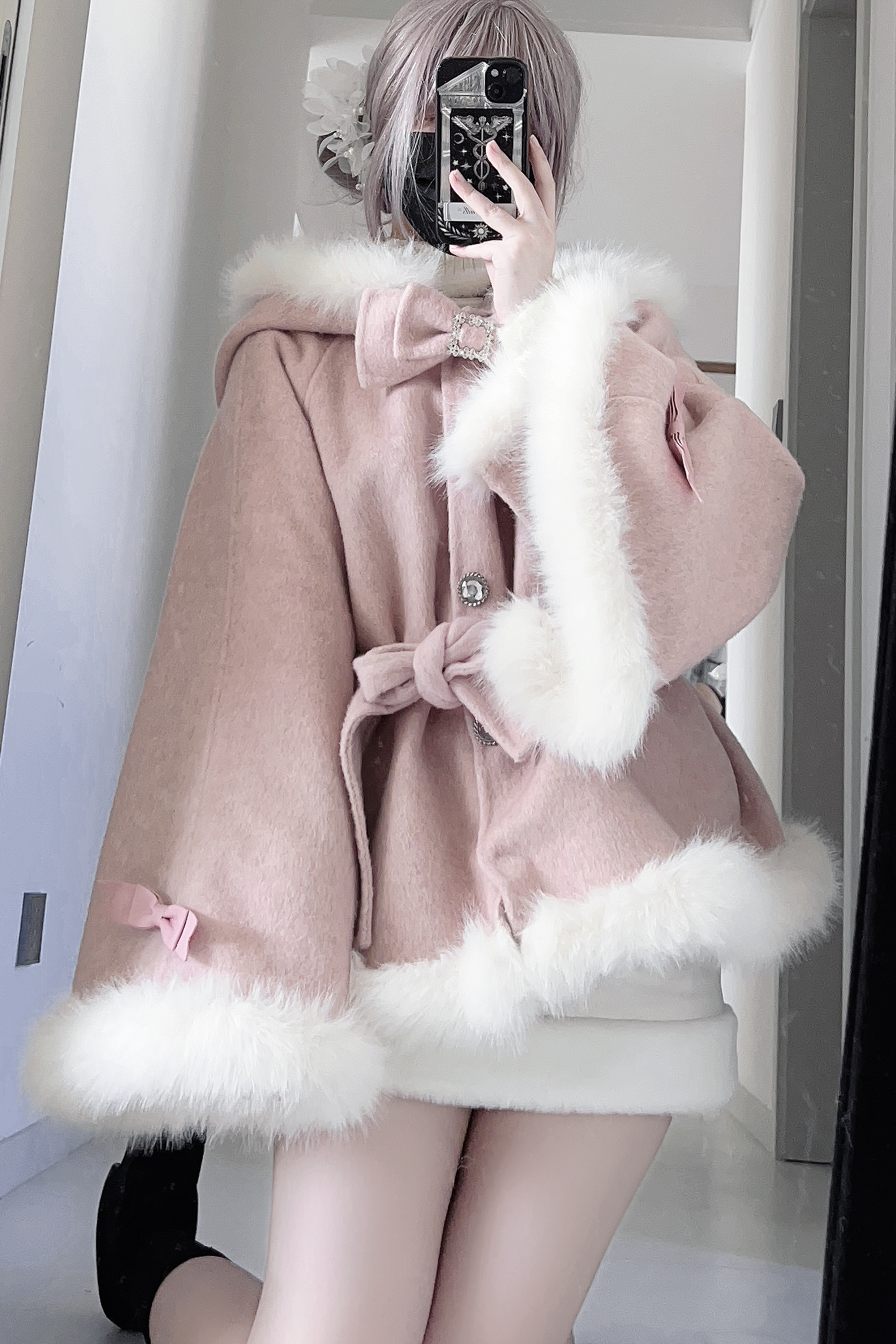 [Deadline for reservations: December 18] Bunny Ear Hoodie Fur Ribbon Cape Coat