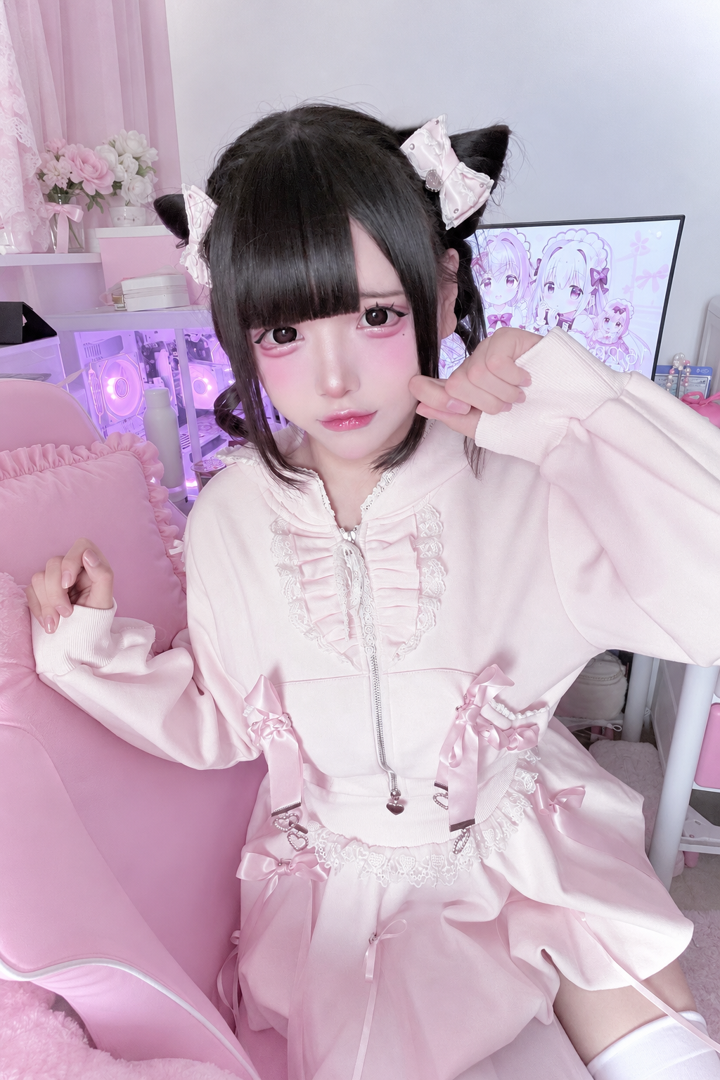 [Reservation Deadline: November 15] Pink Lace Bow Two-Way Zip Hoodie and Bubble Skirt Set with Detachable Ribbon