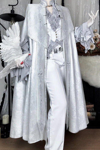 [Reservierungsschluss 13. September] Silber-weißer Gothic-Prinzen-Cape-Mantel mit royaler Stickerei