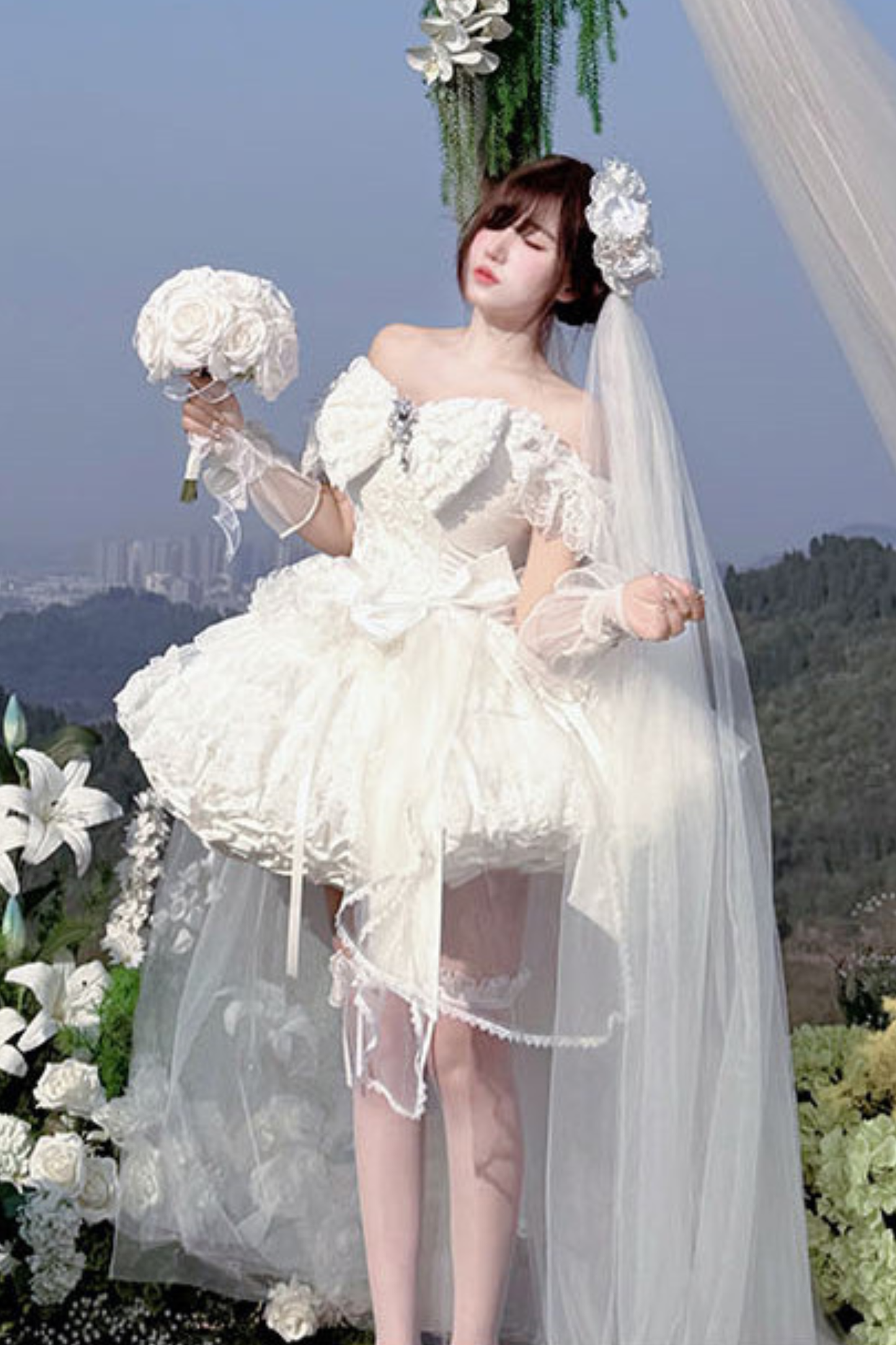 [Vorbestellung bis 4. April]Weißes Feder-Zeremonienkleid + Schal + Schwanz + Schleier + Schleife + Ärmel