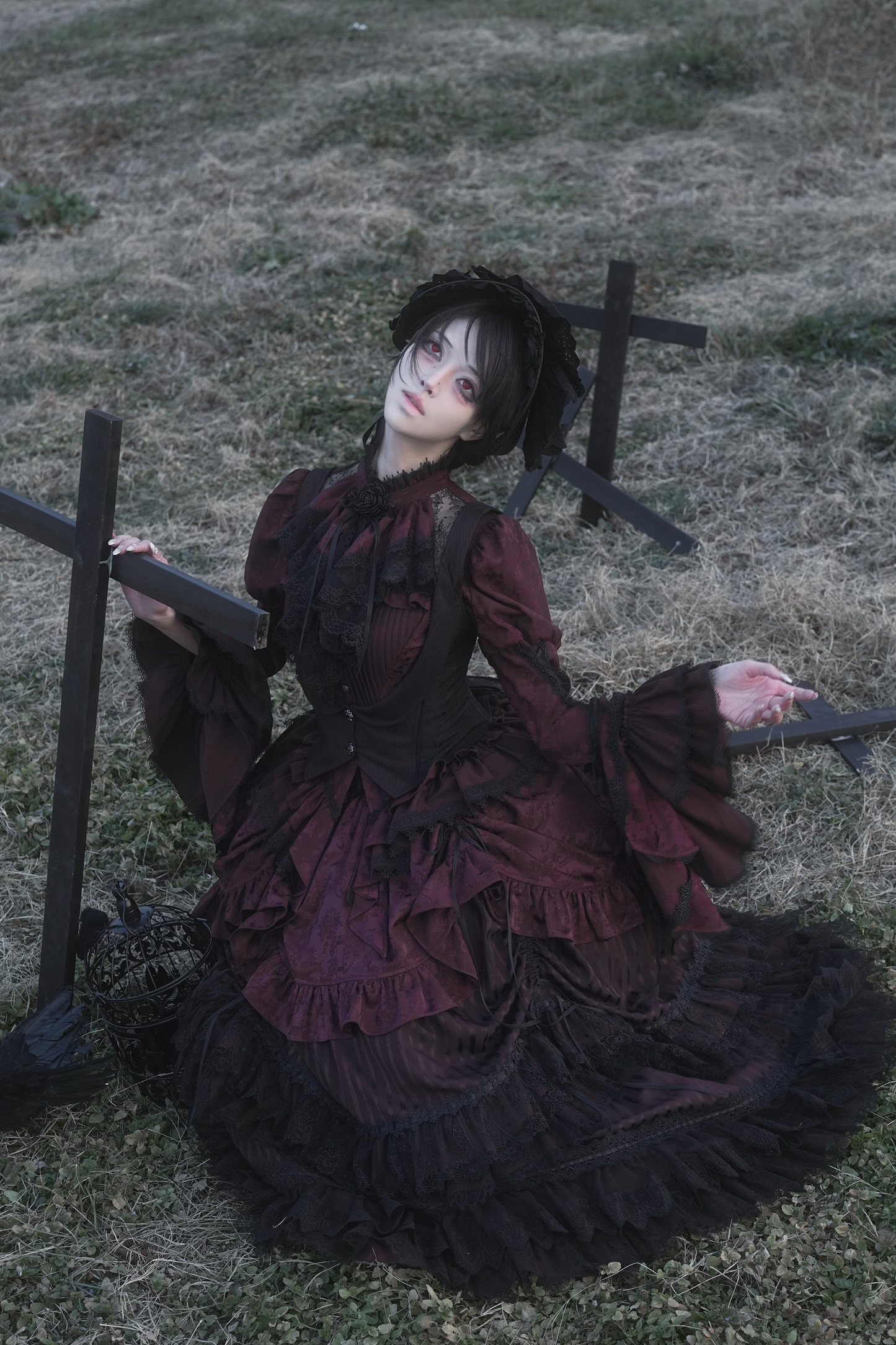 [3월 16일 예약마감] 빅토리아 릴리스 고딕 로리타 셔츠 + 조끼 + 스커트