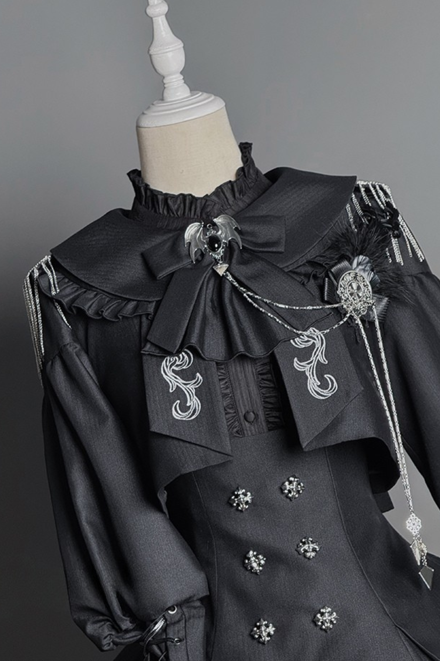 【1月8日予約締切】ダークナイトバトラーゴシックシリーズファーカラー付きショートジャケット