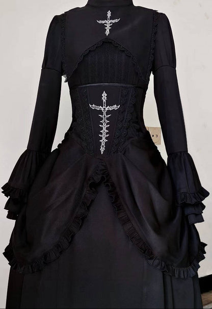 [Termine prenotazione 30 maggio] Abito gothic lolita bianco e nero con maniche svasate + sopragonna a corsetto rialzabile con croci + set completo
