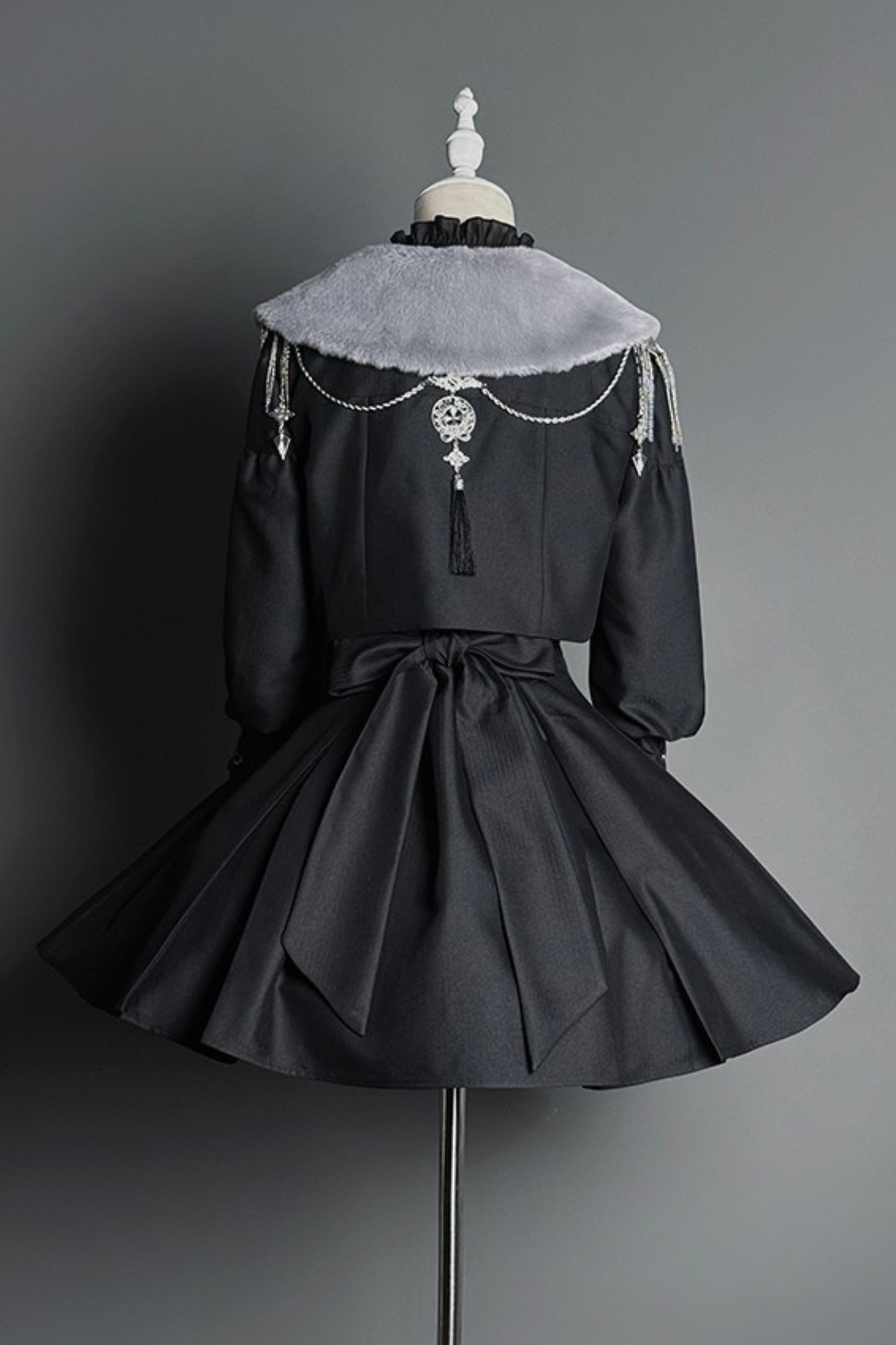 【1月8日予約締切】ダークナイトバトラーゴシックシリーズファーカラー付きショートジャケット