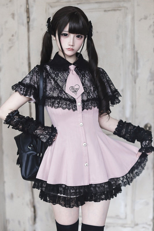 [Date limite de réservation : 15 juillet] Robe cape en dentelle rayée noir x rose avec cravate + short + manches en dentelle