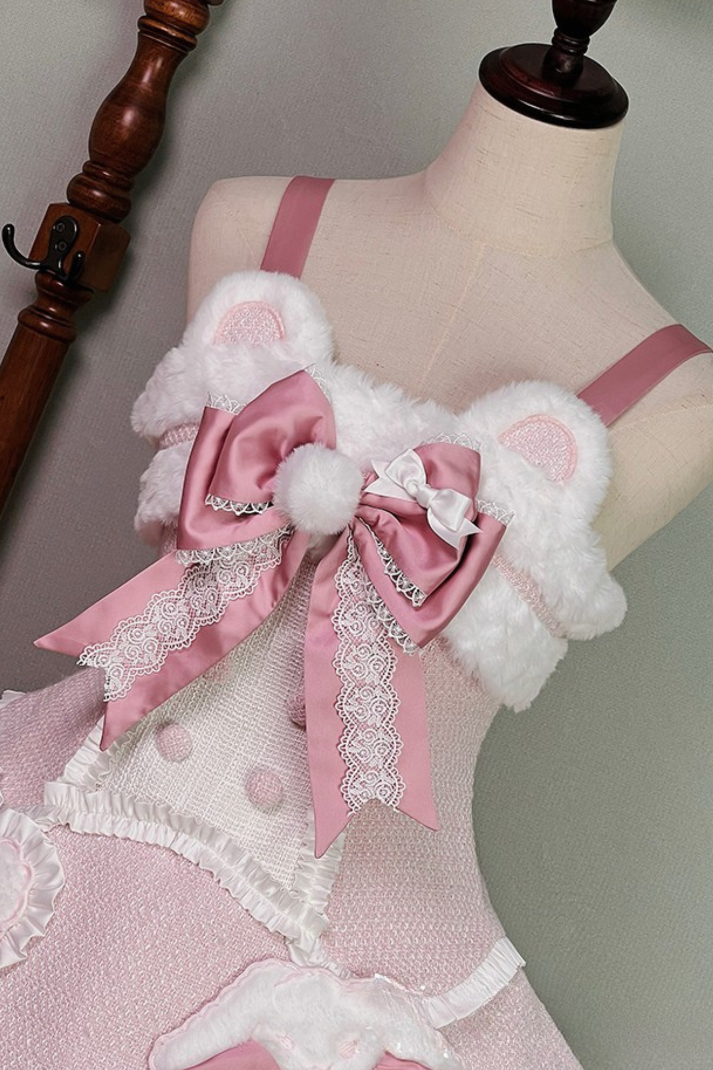 [Deadline for reservations: December 8] Frosted Sugar Rabbit Fur Ribbon Strap Dress