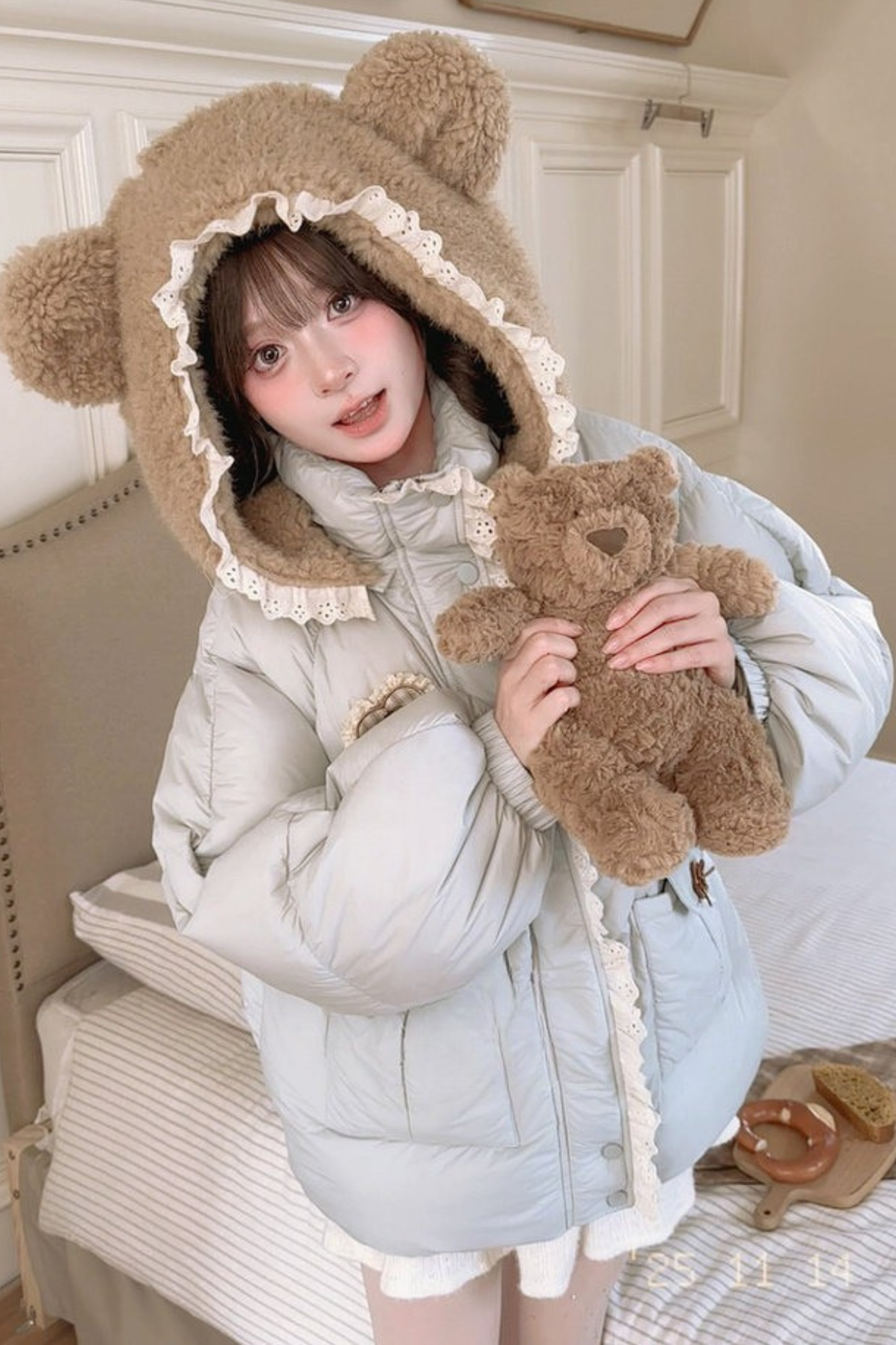 ベアイヤーフードダウンジャケット