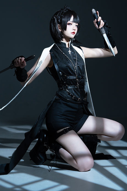 Gothic cape + shorts + long pants