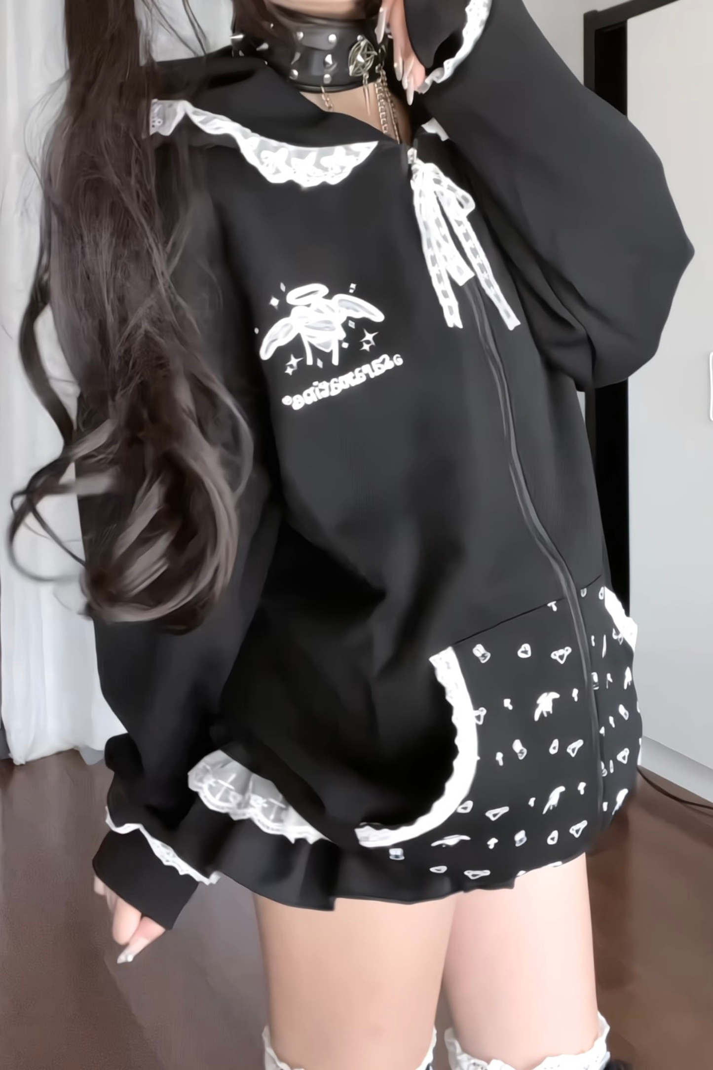 ダークキュートレースフードパーカー