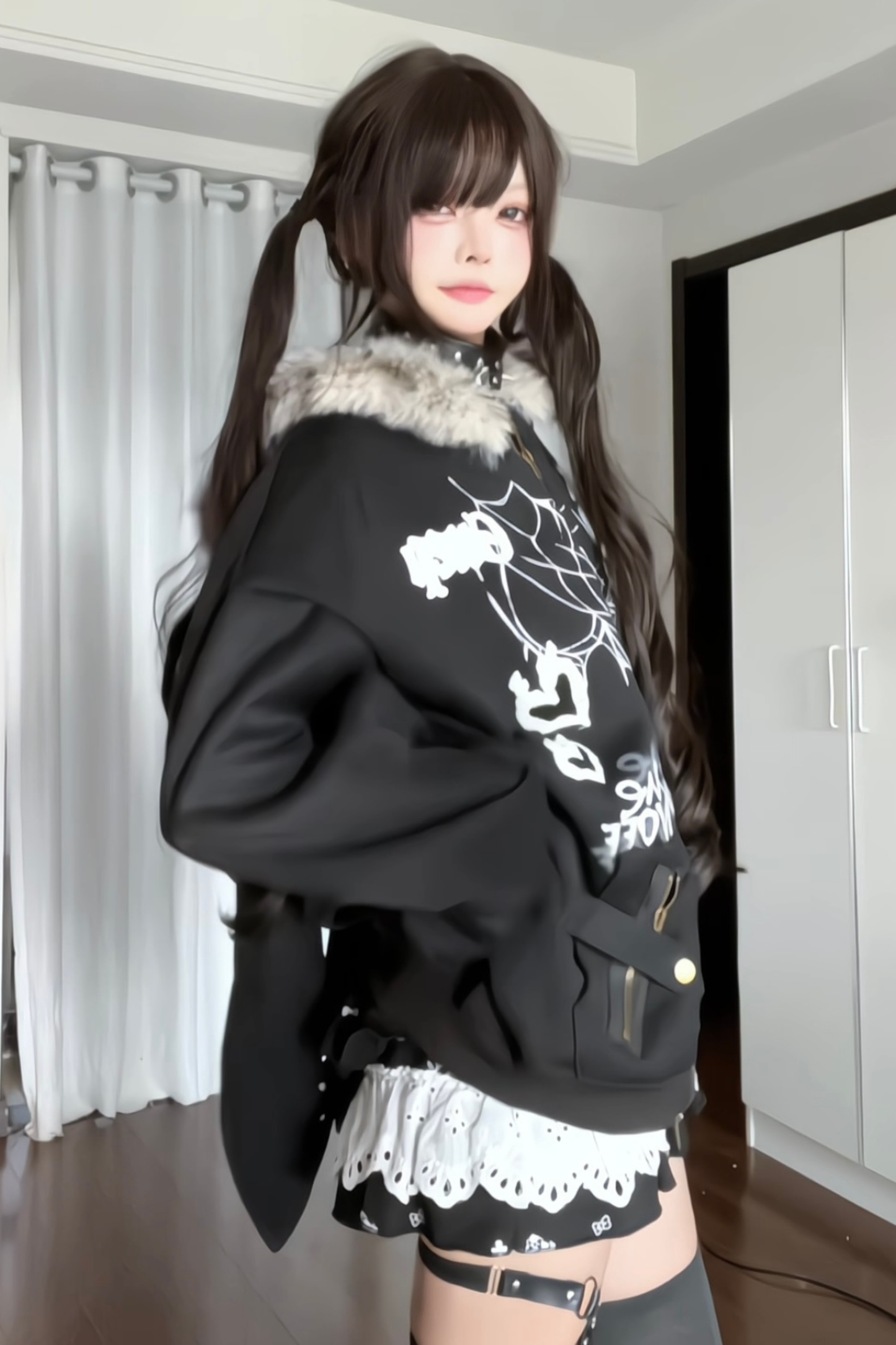 ラビットイヤーファーフードルーズパーカー