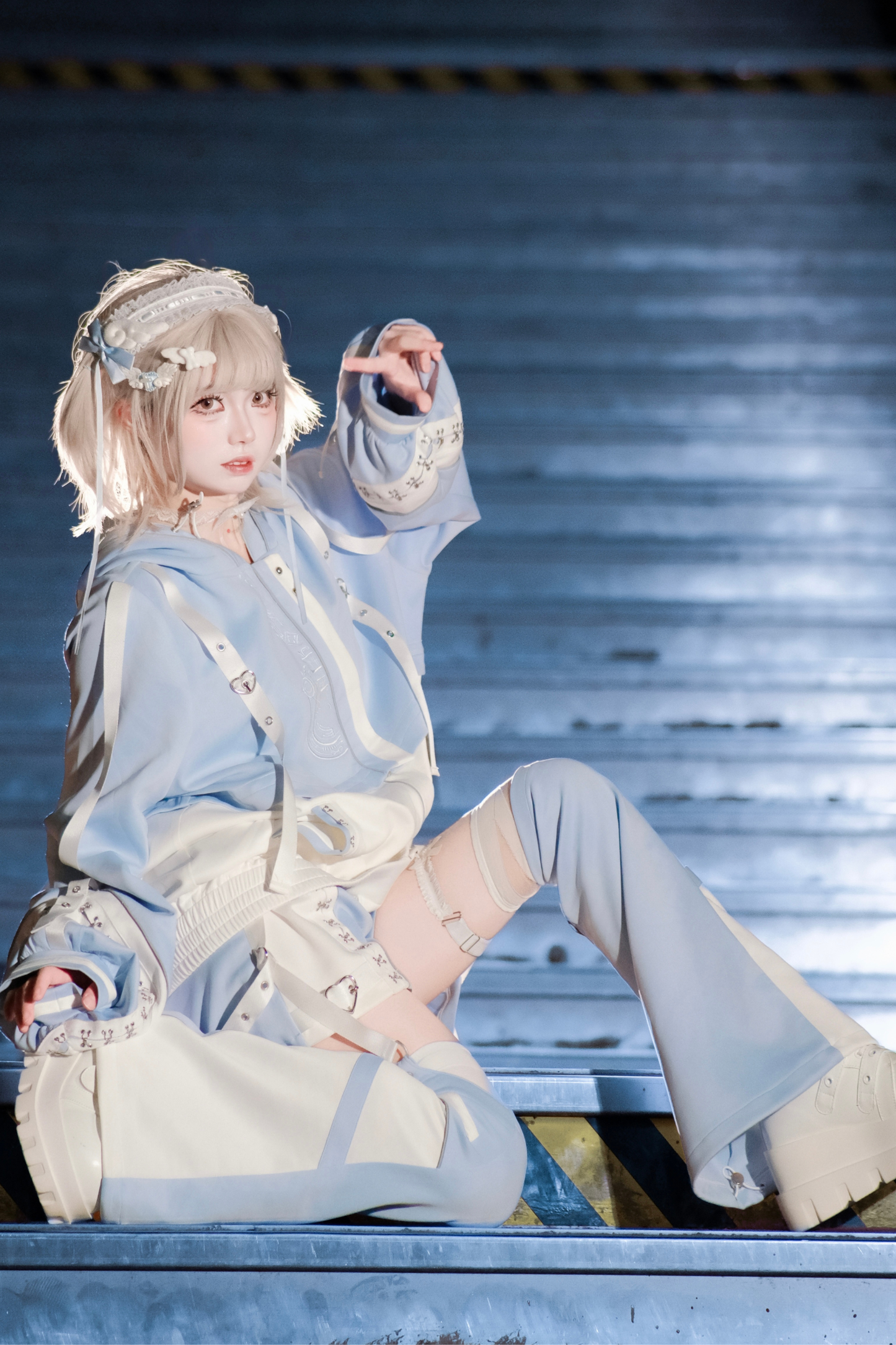 【天使界隈】サイバーテクノロジージャケット+ショートパンツ+レッグカバー