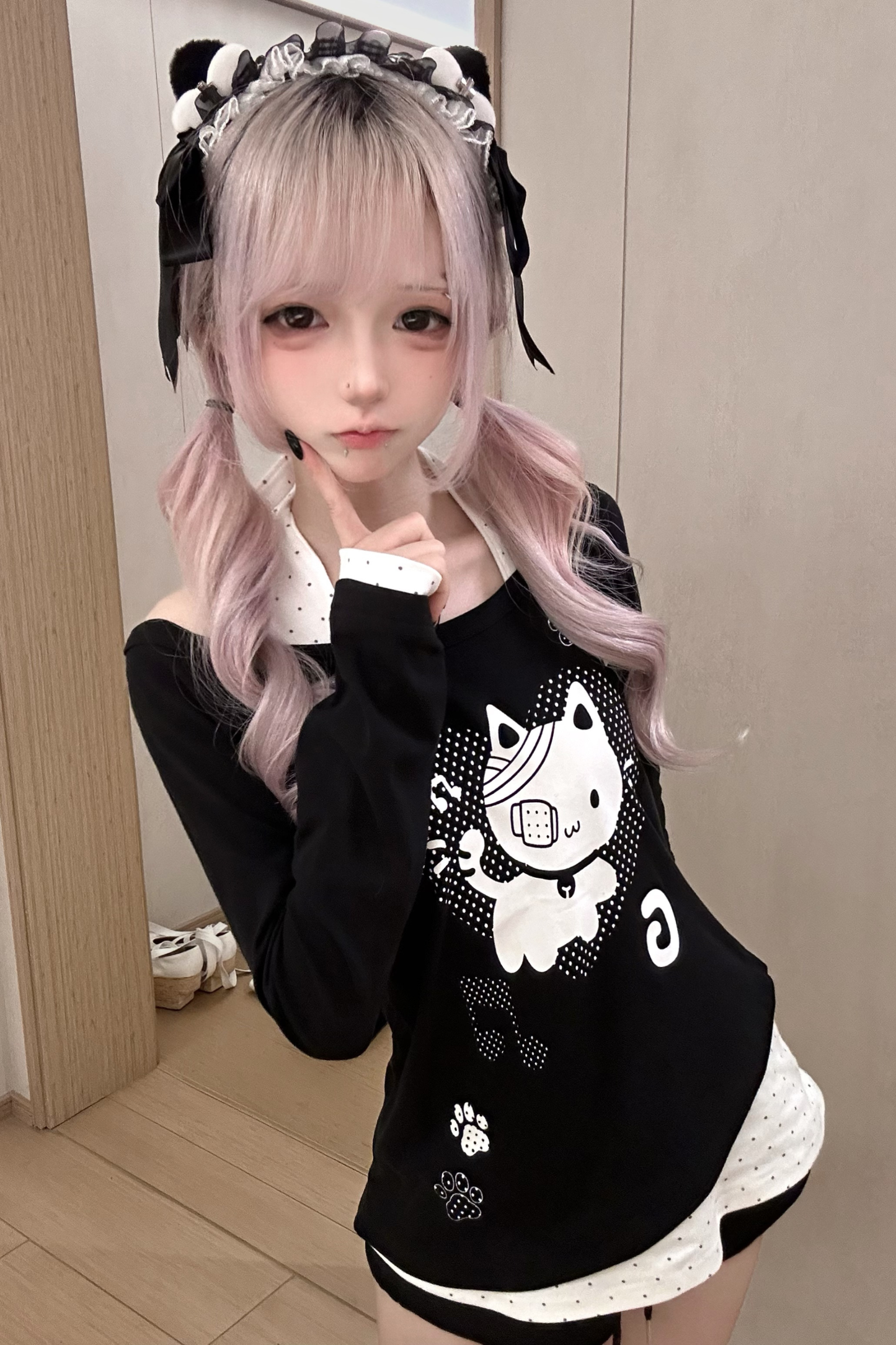 キャットオフショルダートップス