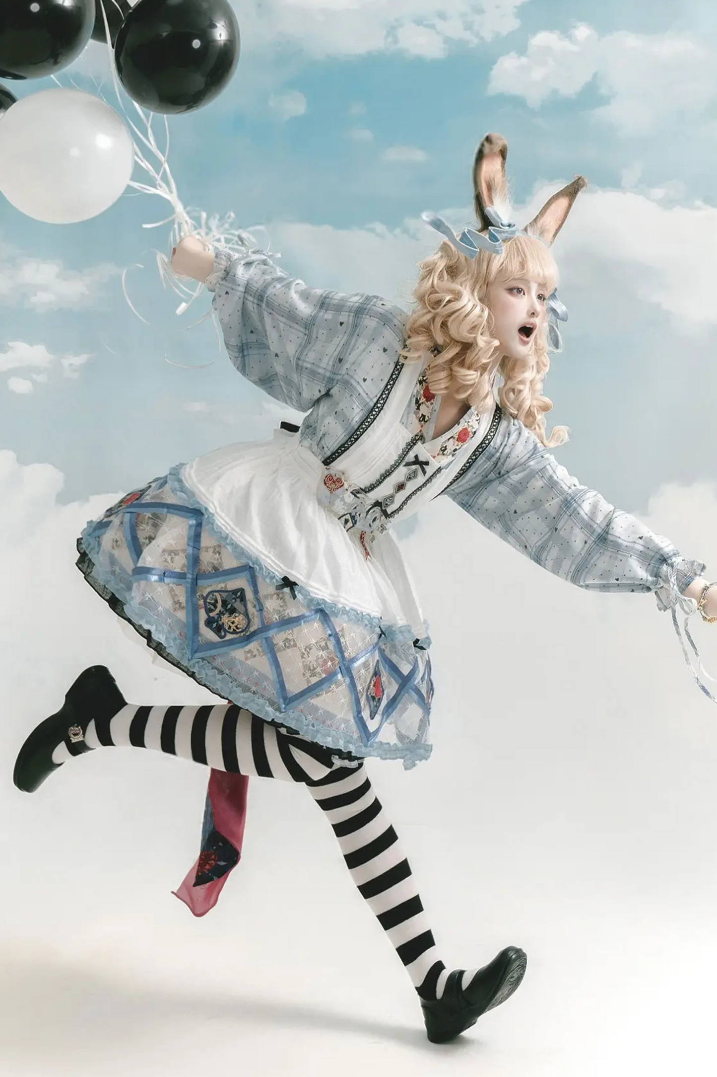 アリスワールドロリータドレス+エプロン+アクセサリー