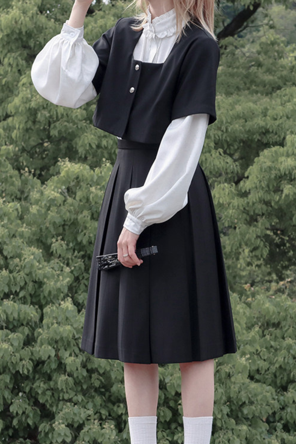 マリアフリルシャツ+プリーツスカート+ショートジャケット