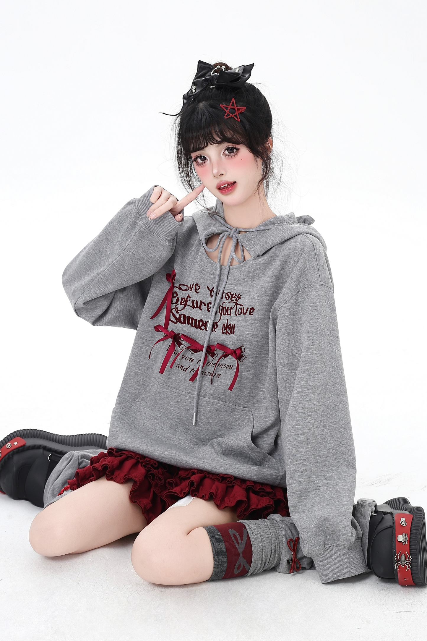 カットアウトリボンフードパーカー