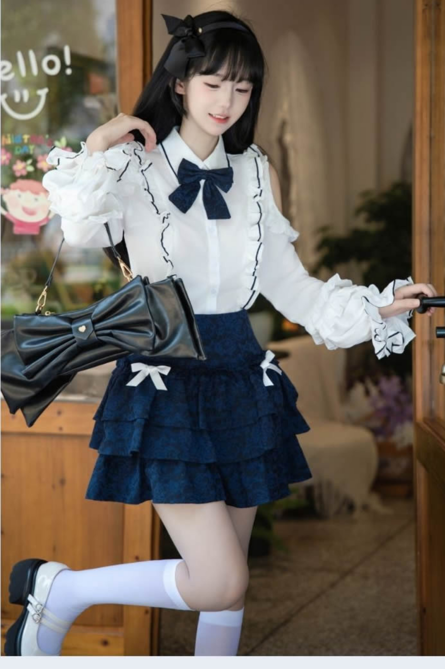 レースオフショルダーシャツ+スリミングショートスカート