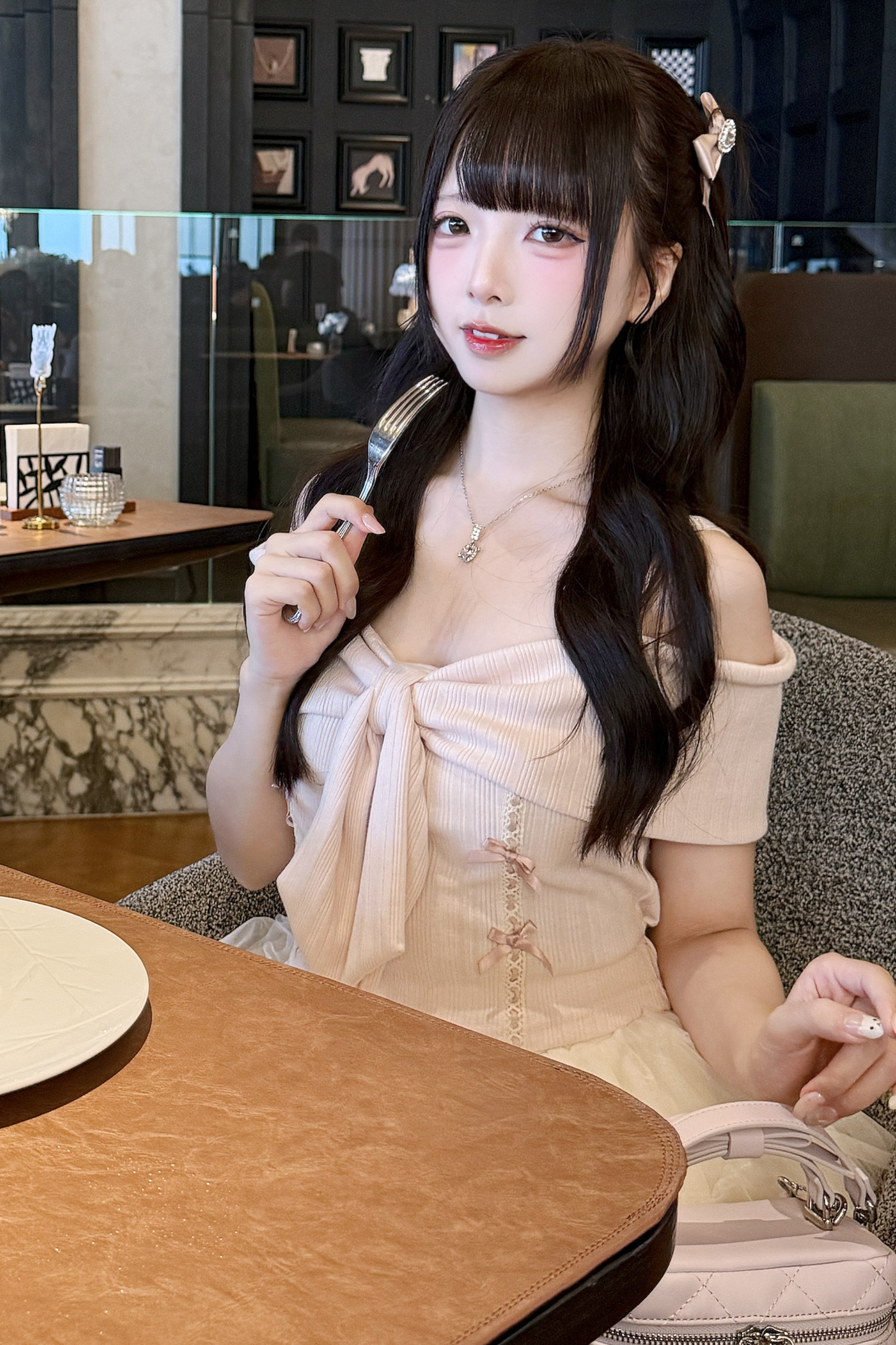 ワンショルダーリボンニットトップス