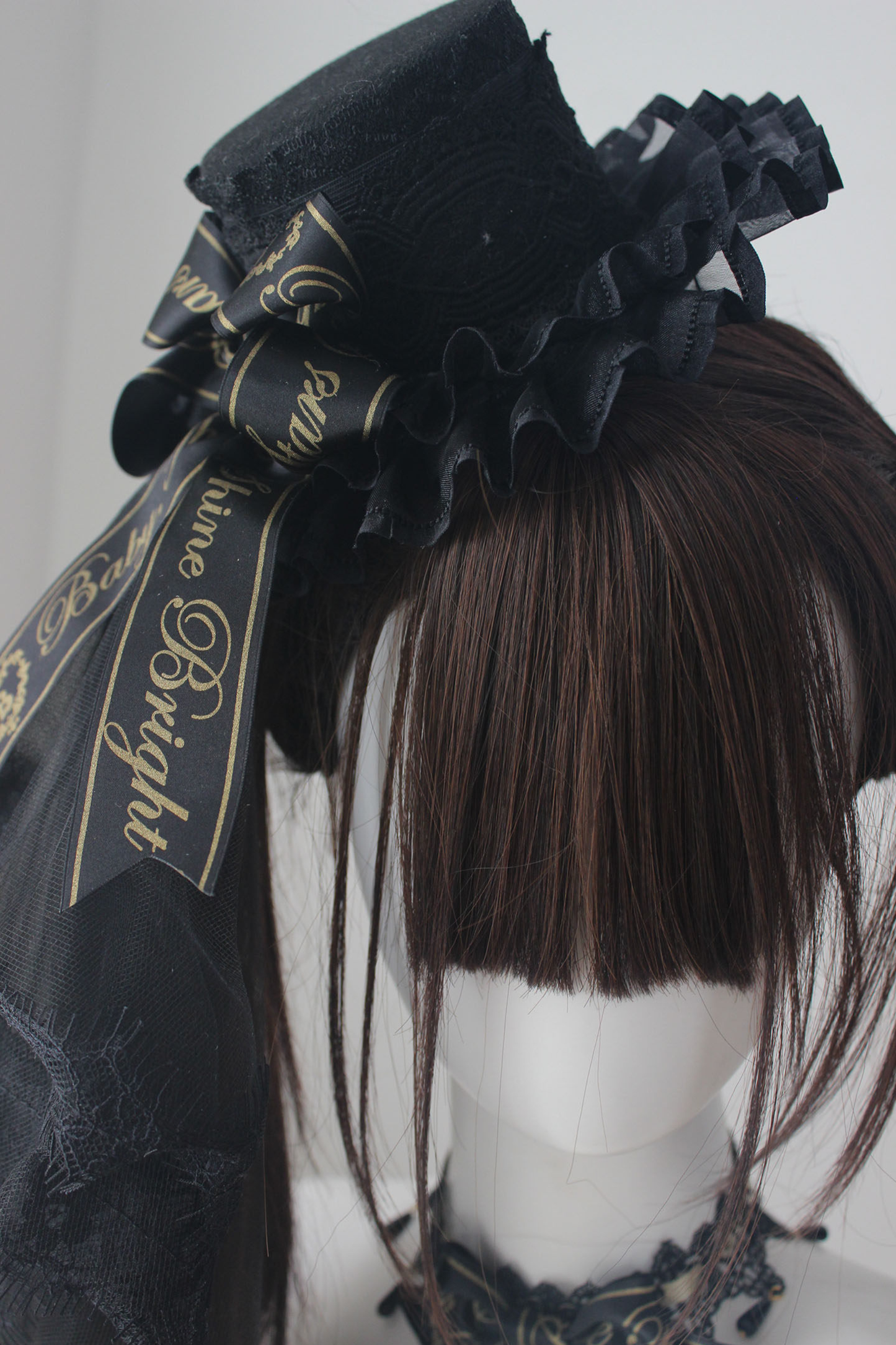 ブラックゴールドロリータヘッドバンド+リボンカチューシャ+チョーカー+ハットベール+スリーブ