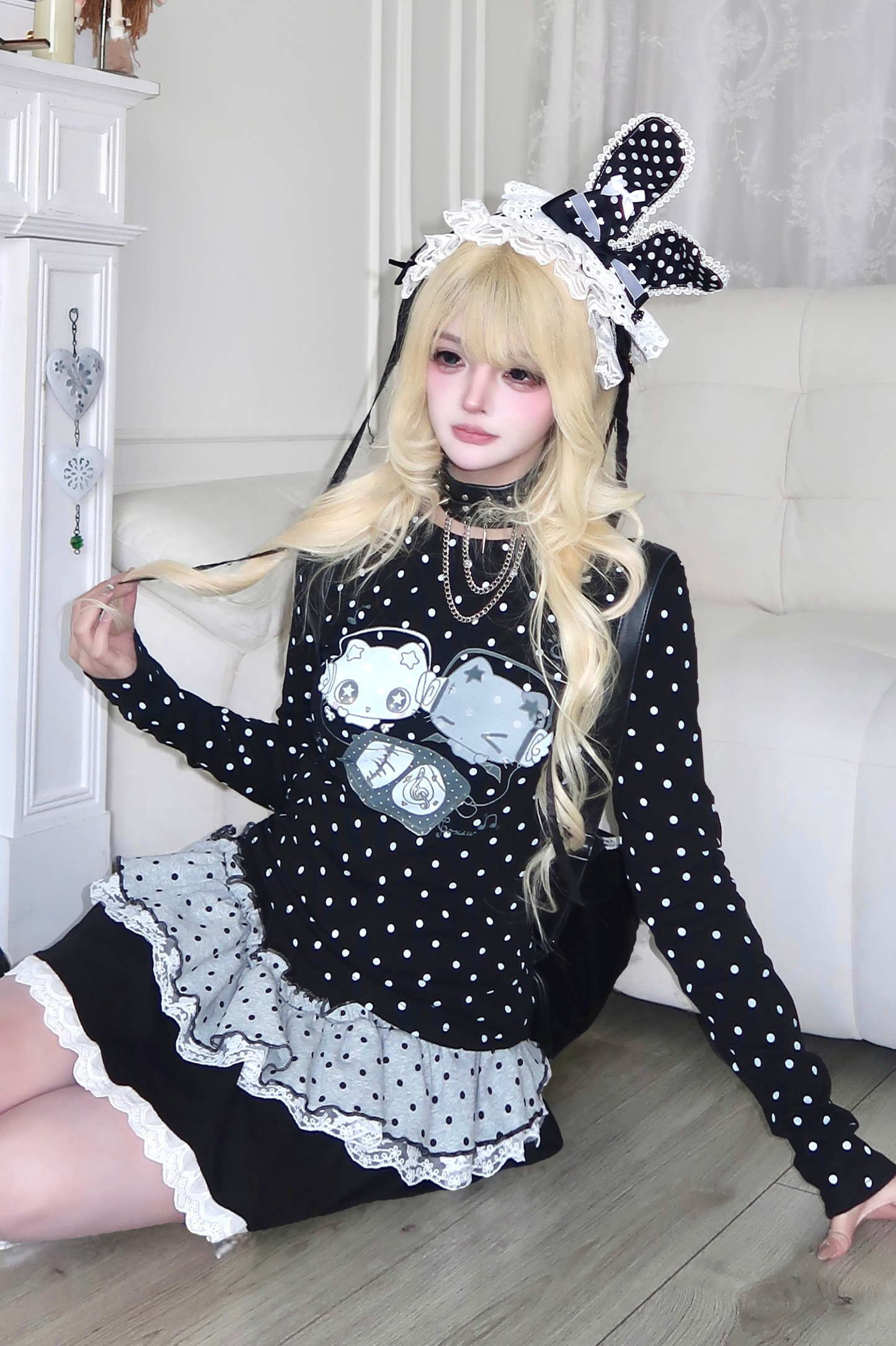 ゴシックドットスリムフィットトップス