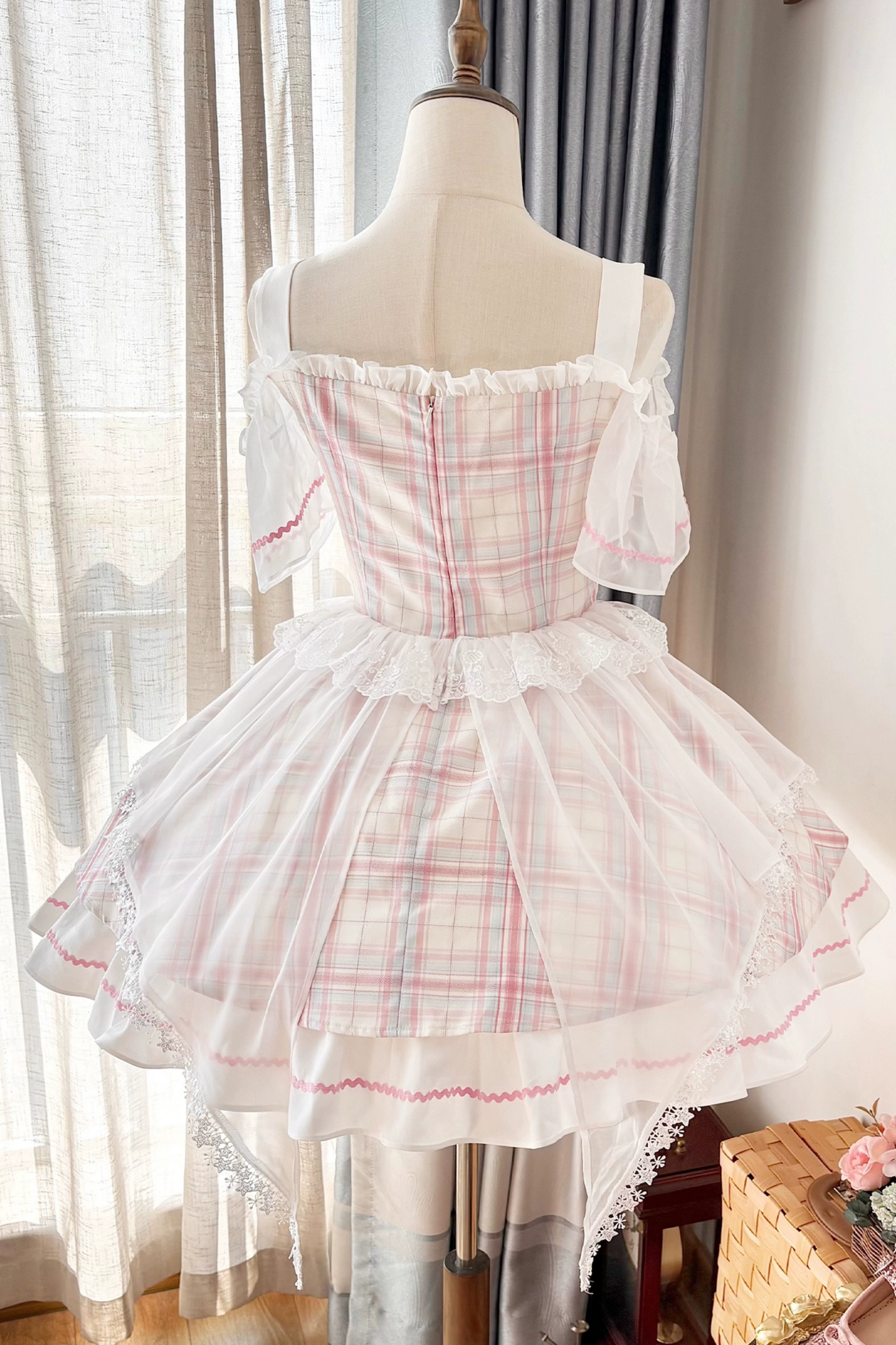 スイートピンキーアイドルレースドレス